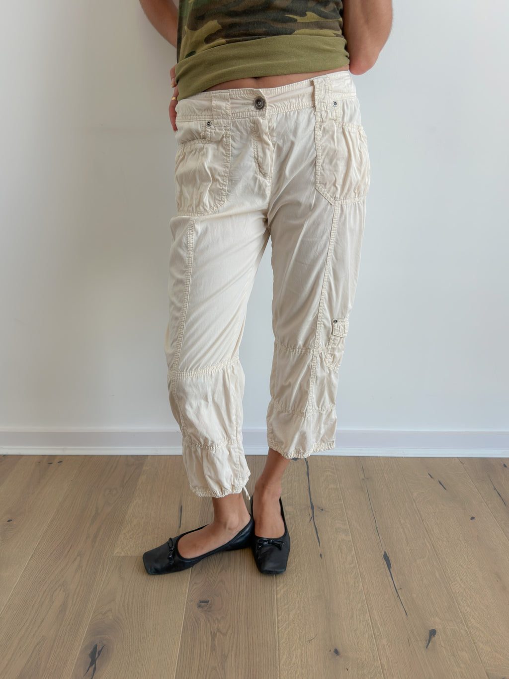 cropped ruched pants / size xs