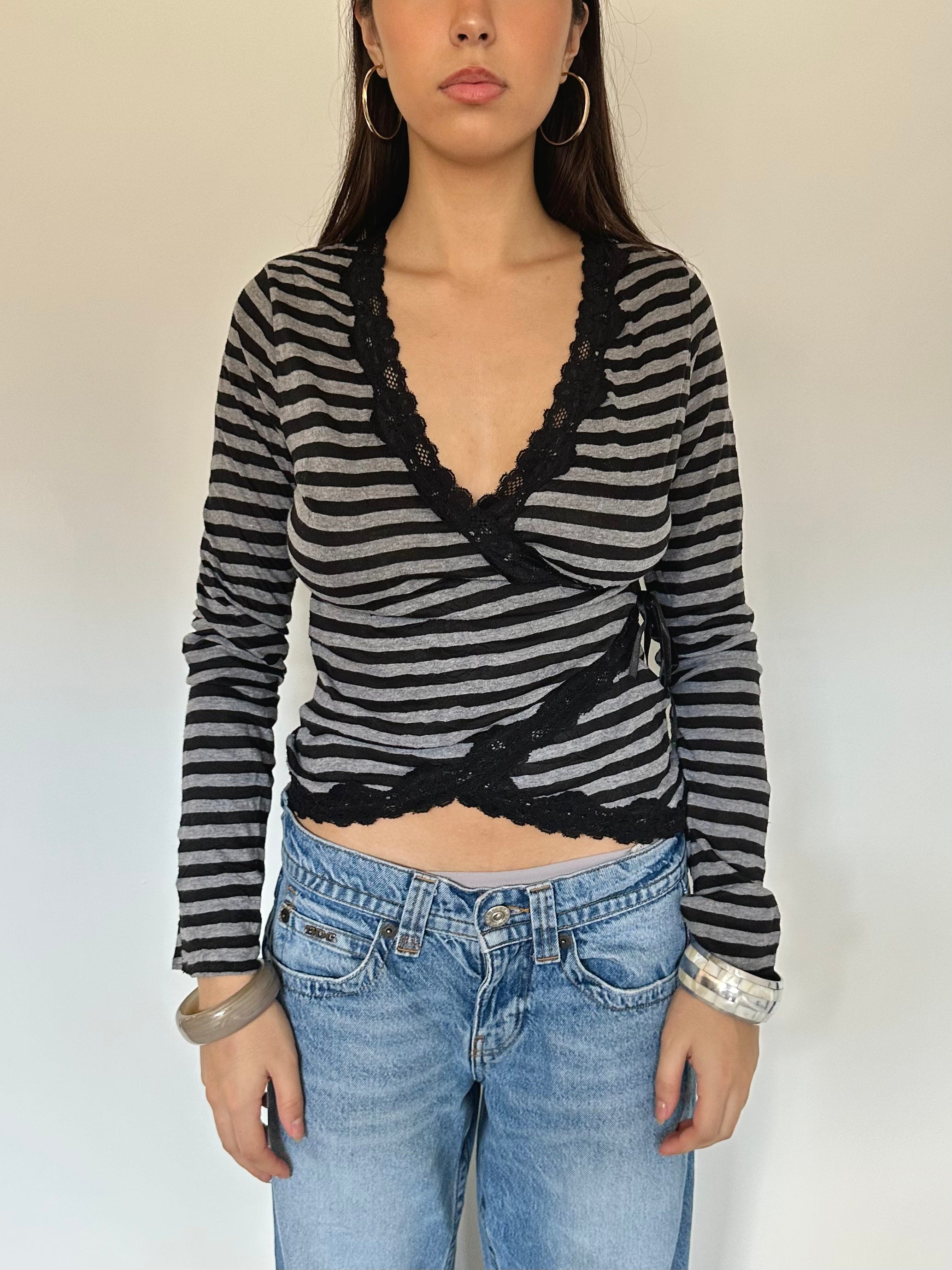 stripe long sleeve top — size s/m