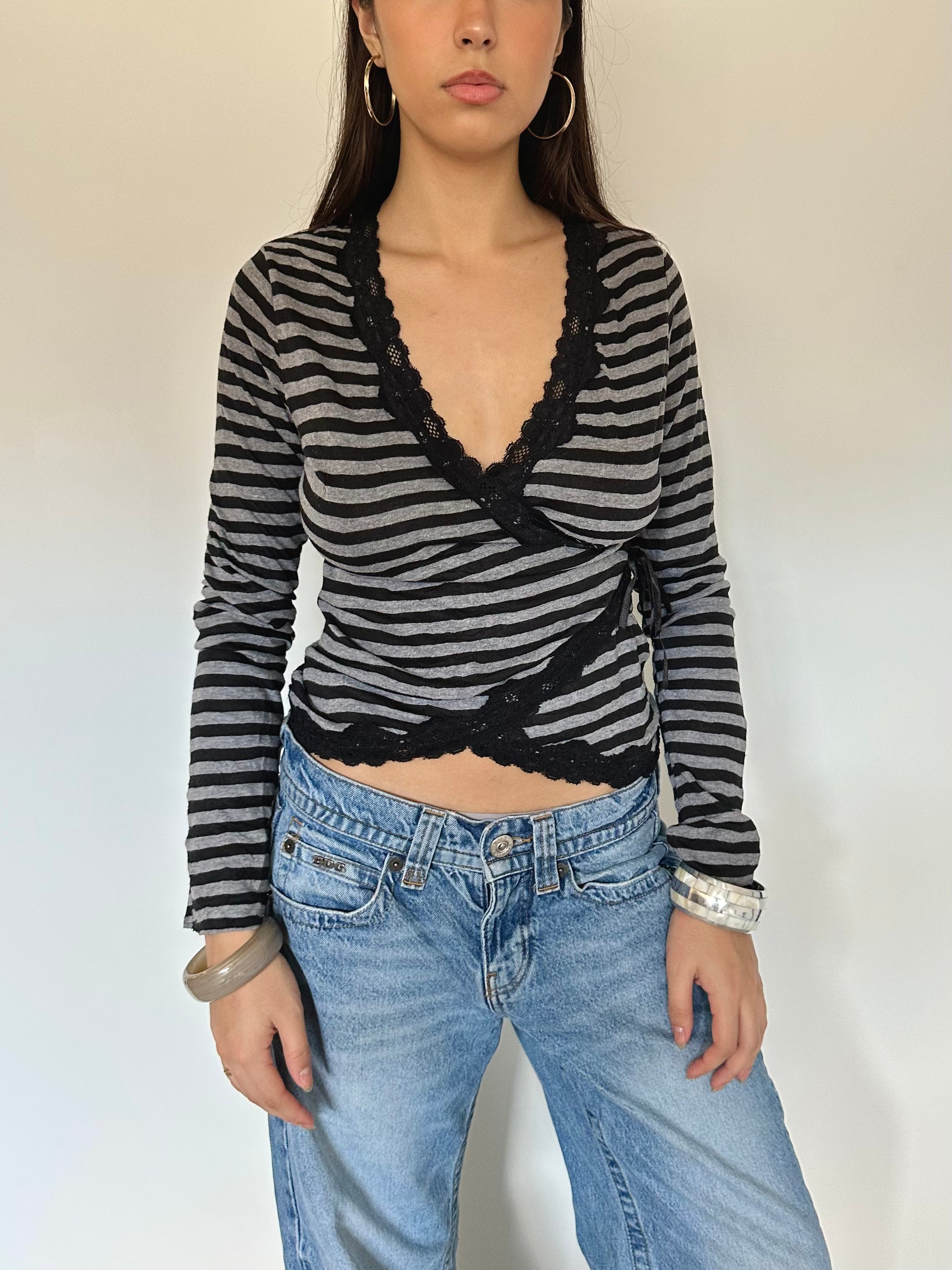 stripe long sleeve top — size s/m