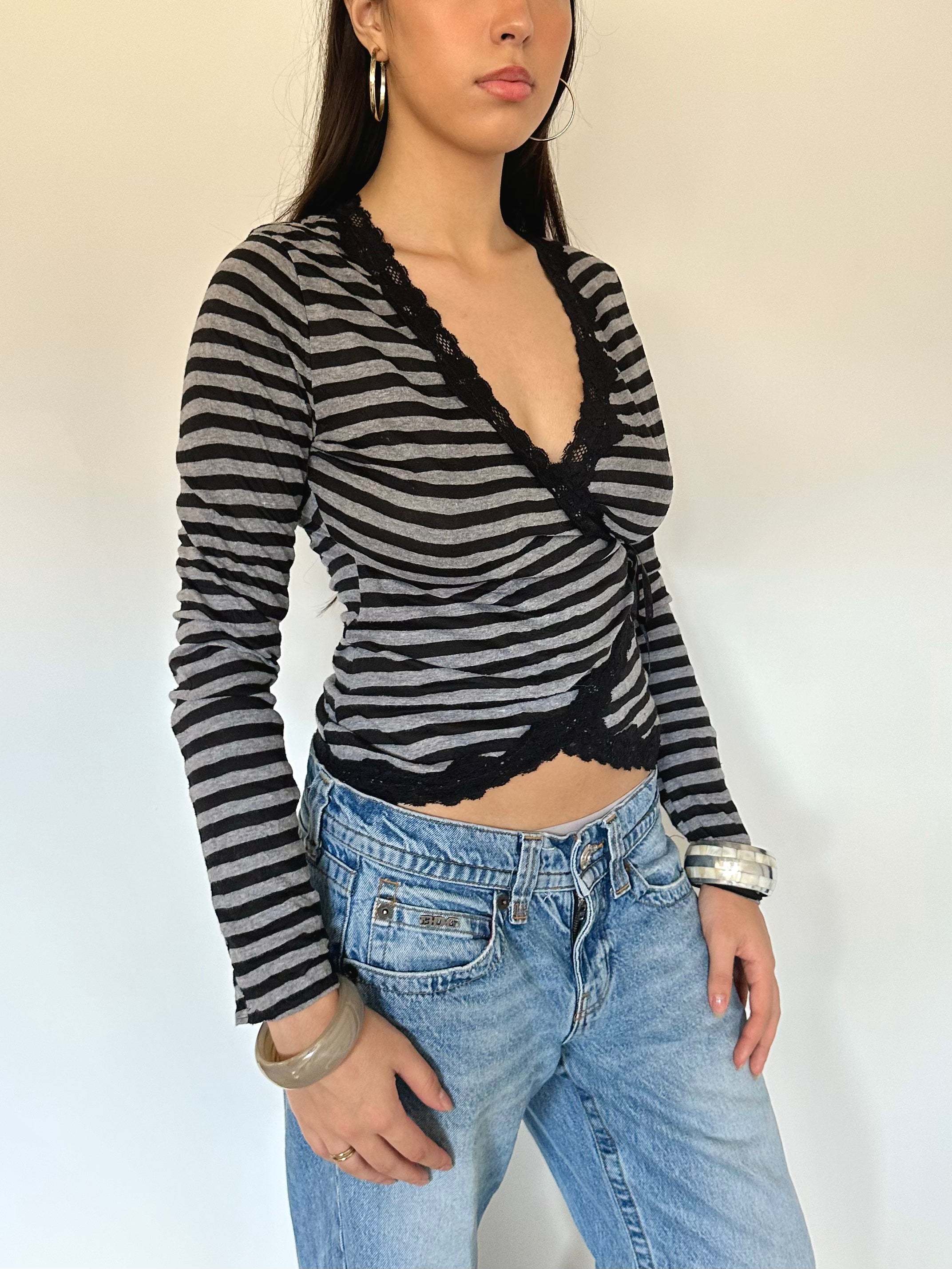 stripe long sleeve top — size s/m
