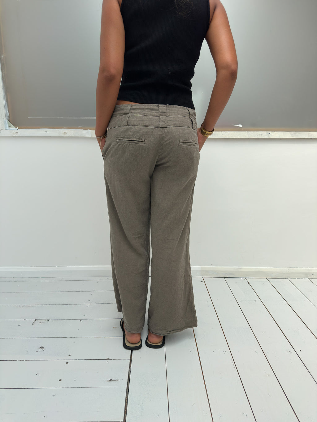 low rise wide leg pants — size S/M