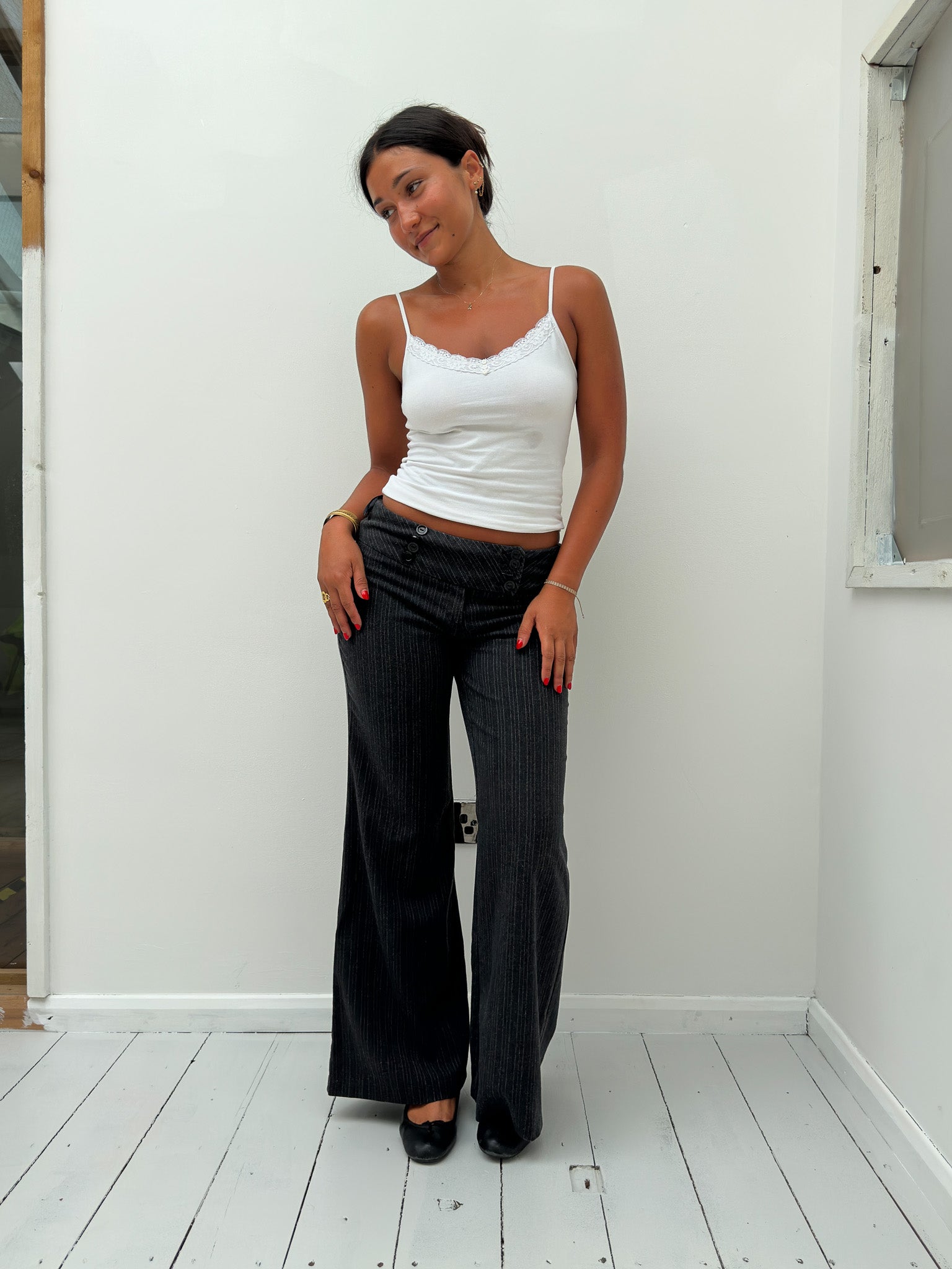 low rise pinstripe trousers — size XS/S
