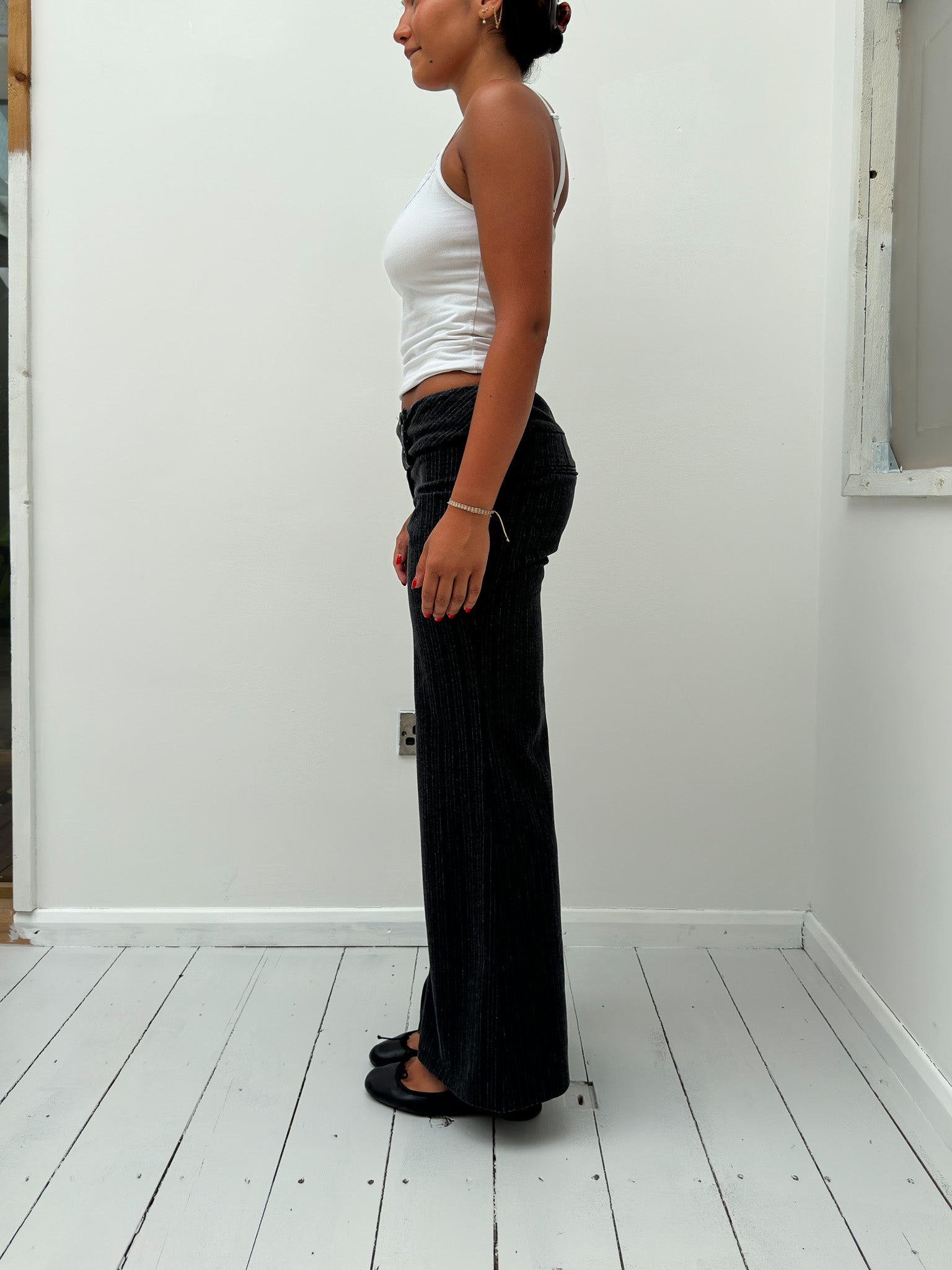low rise pinstripe trousers — size XS/S