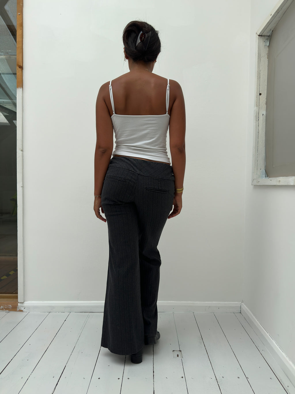 low rise pinstripe trousers — size XS/S