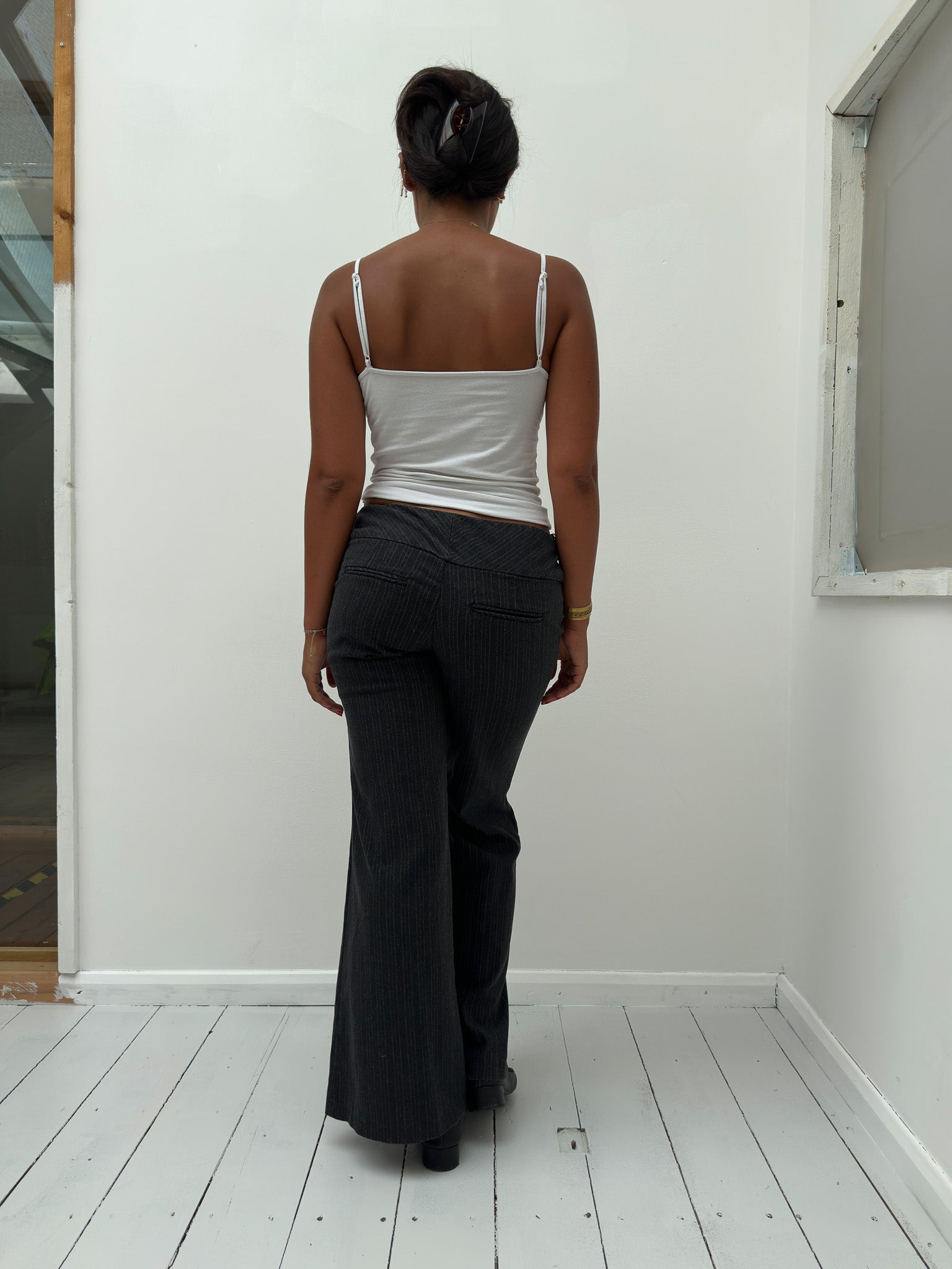low rise pinstripe trousers — size XS/S