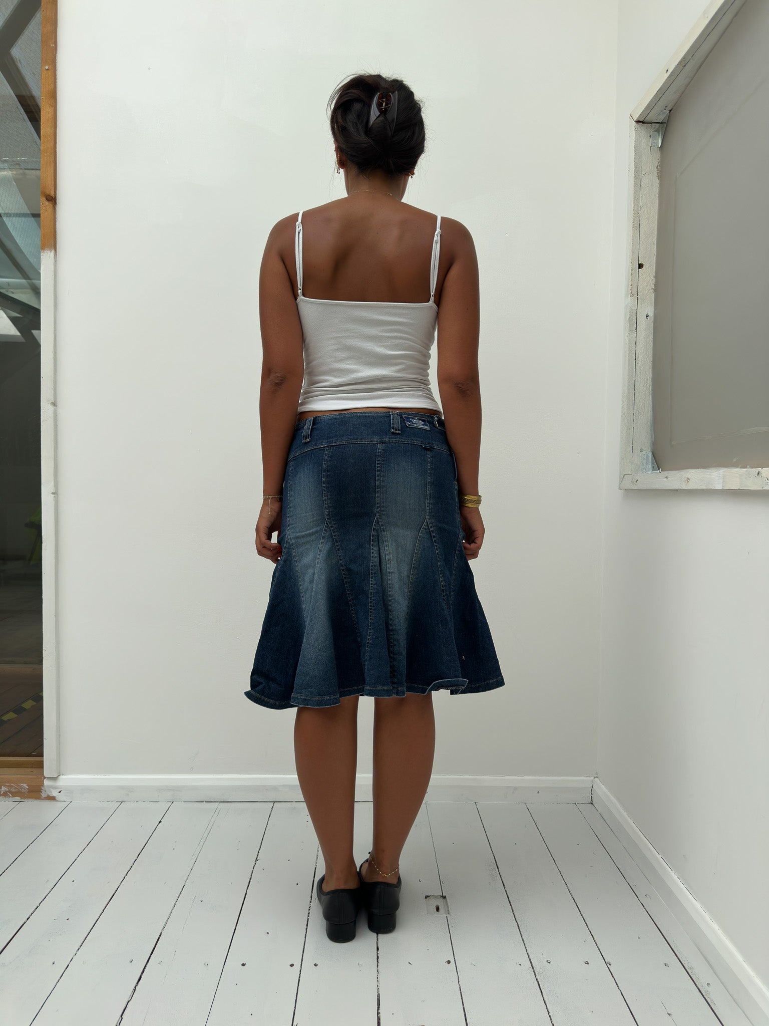denim midi skirt — size XS