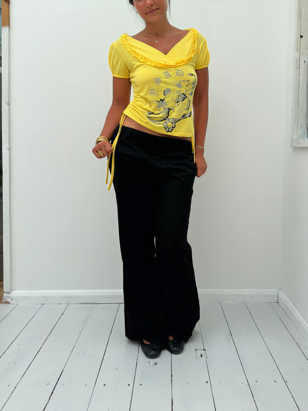yellow frill tee — size S
