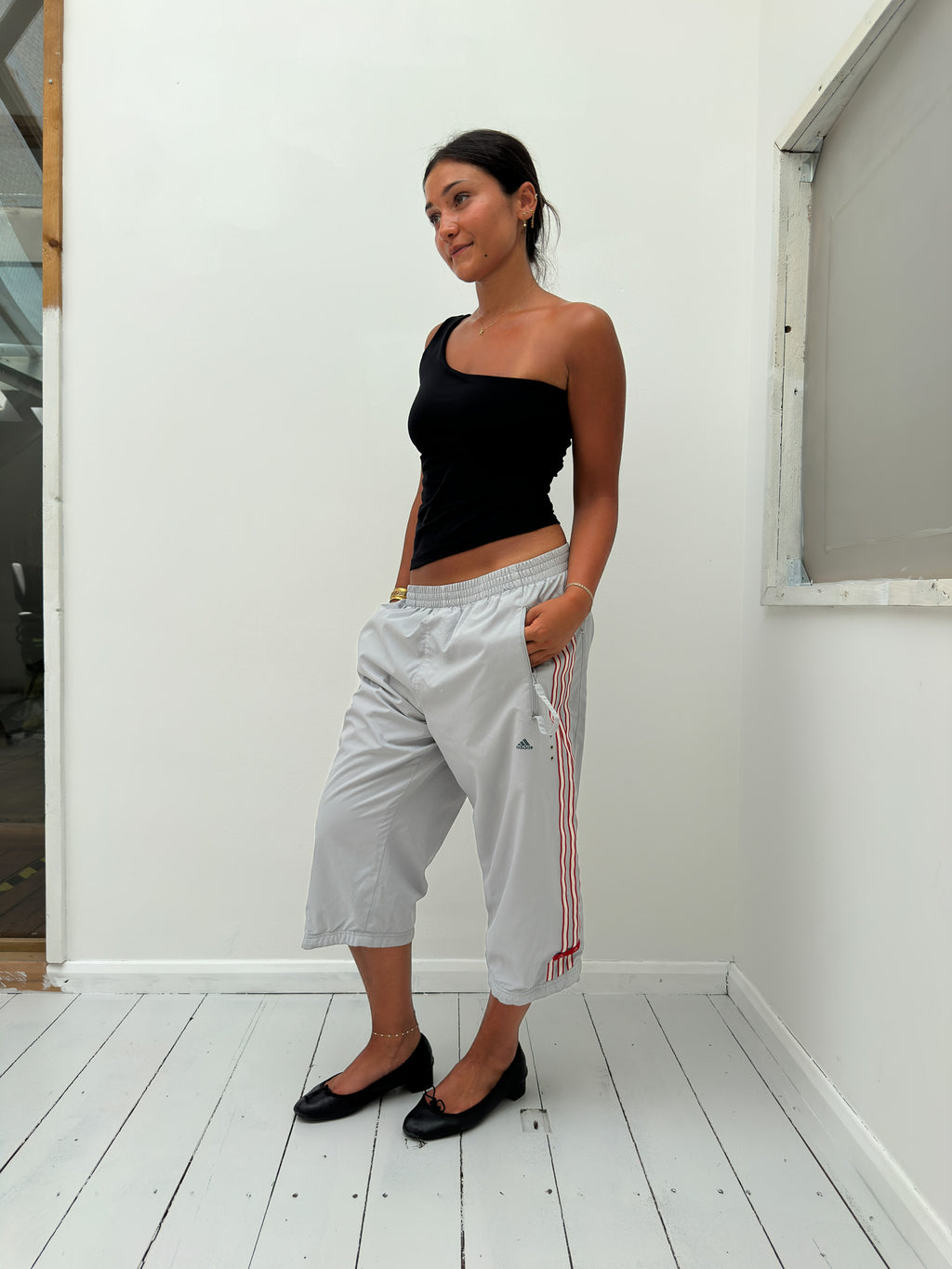 slinky one shoulder top — size S/M