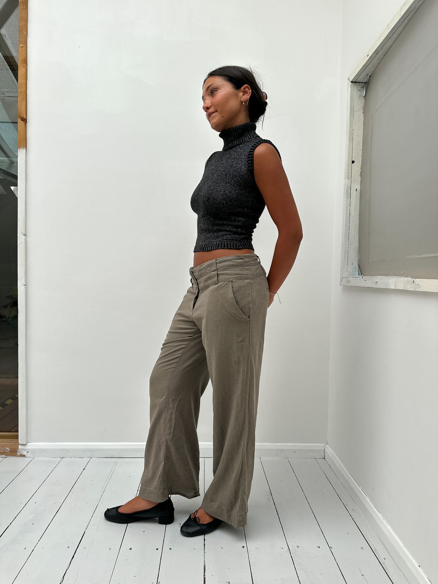 knit sleeveless roll-neck — size XS/S