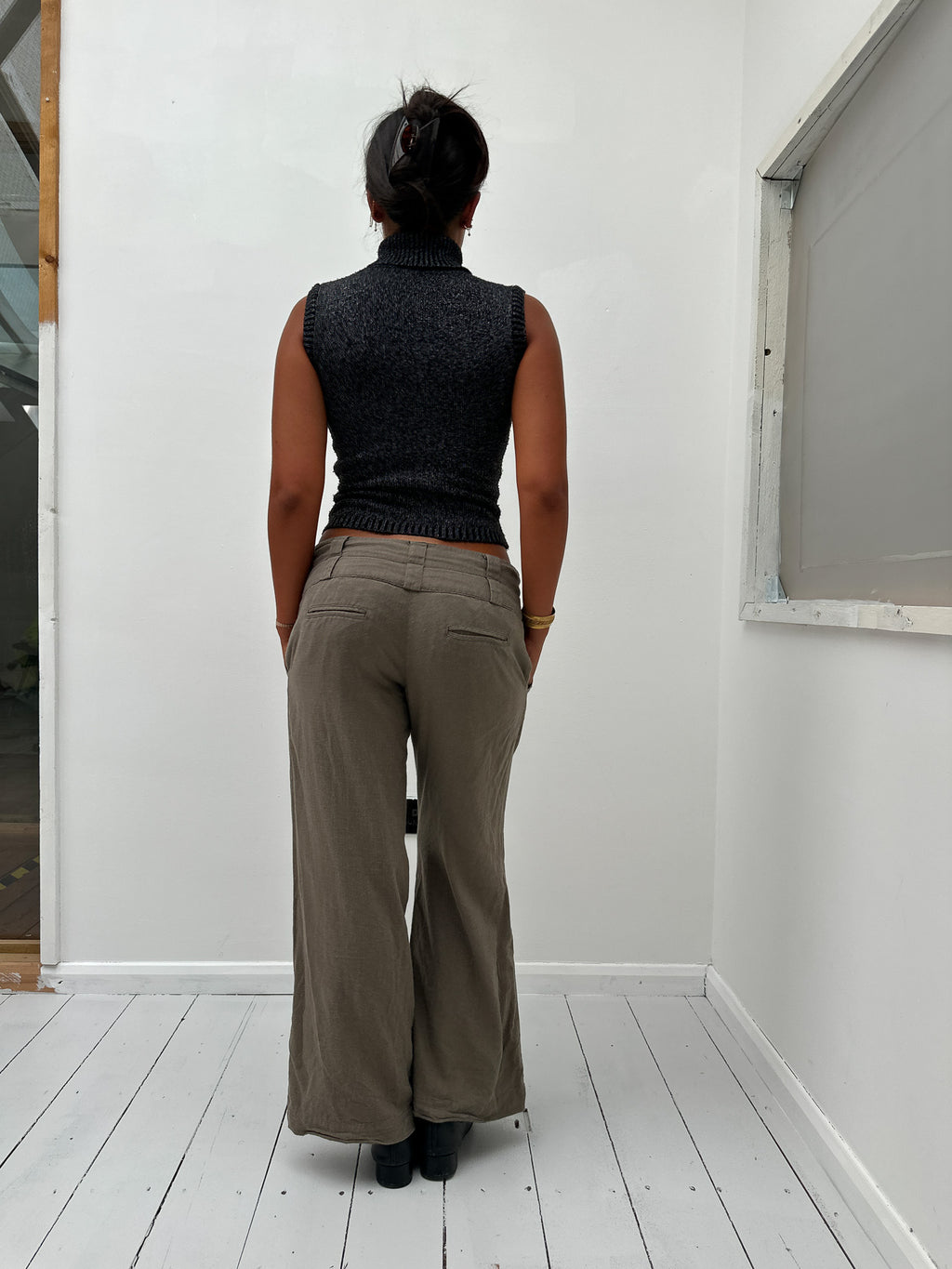 knit sleeveless roll-neck — size XS/S