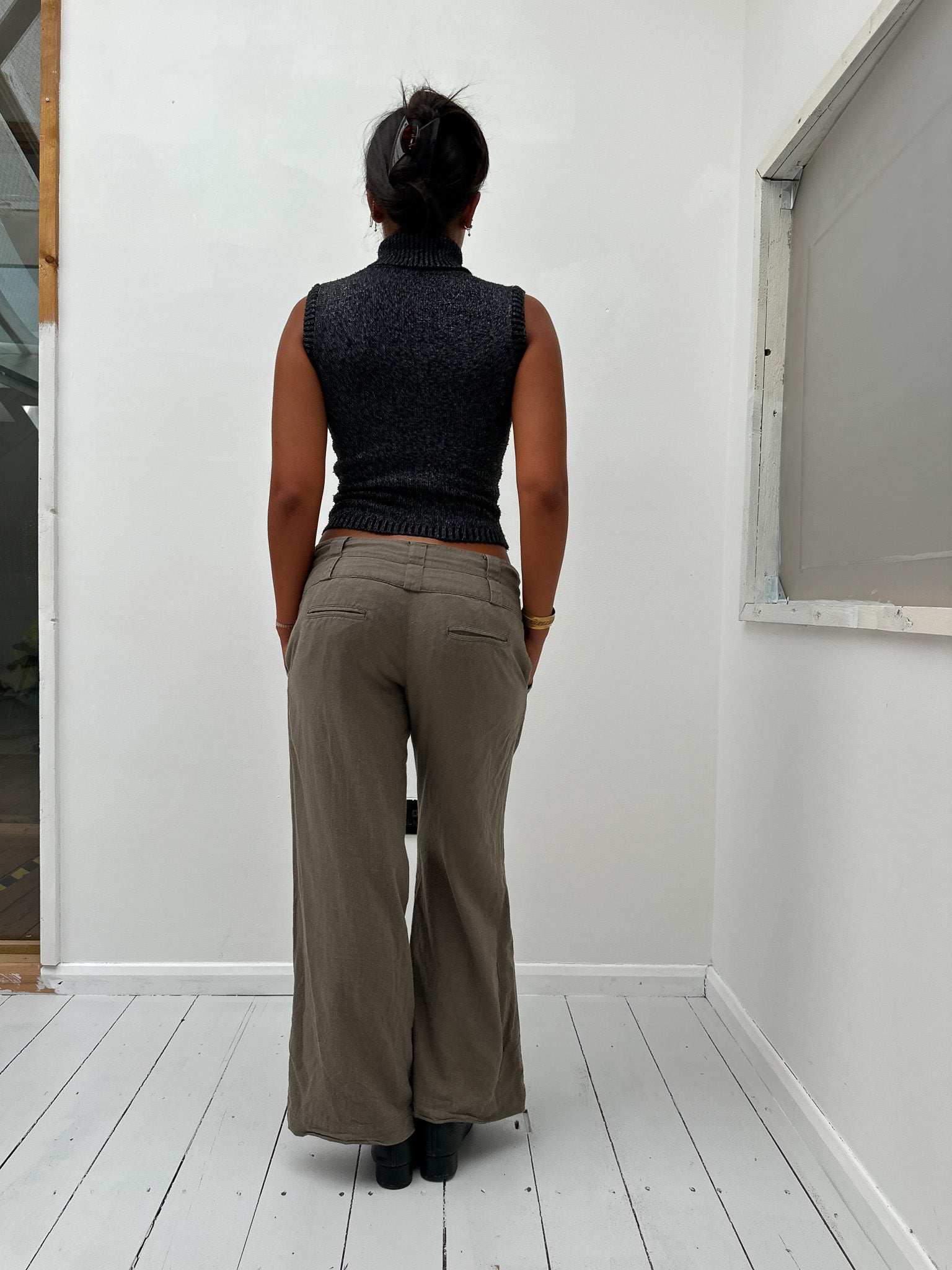 knit sleeveless roll-neck — size XS/S