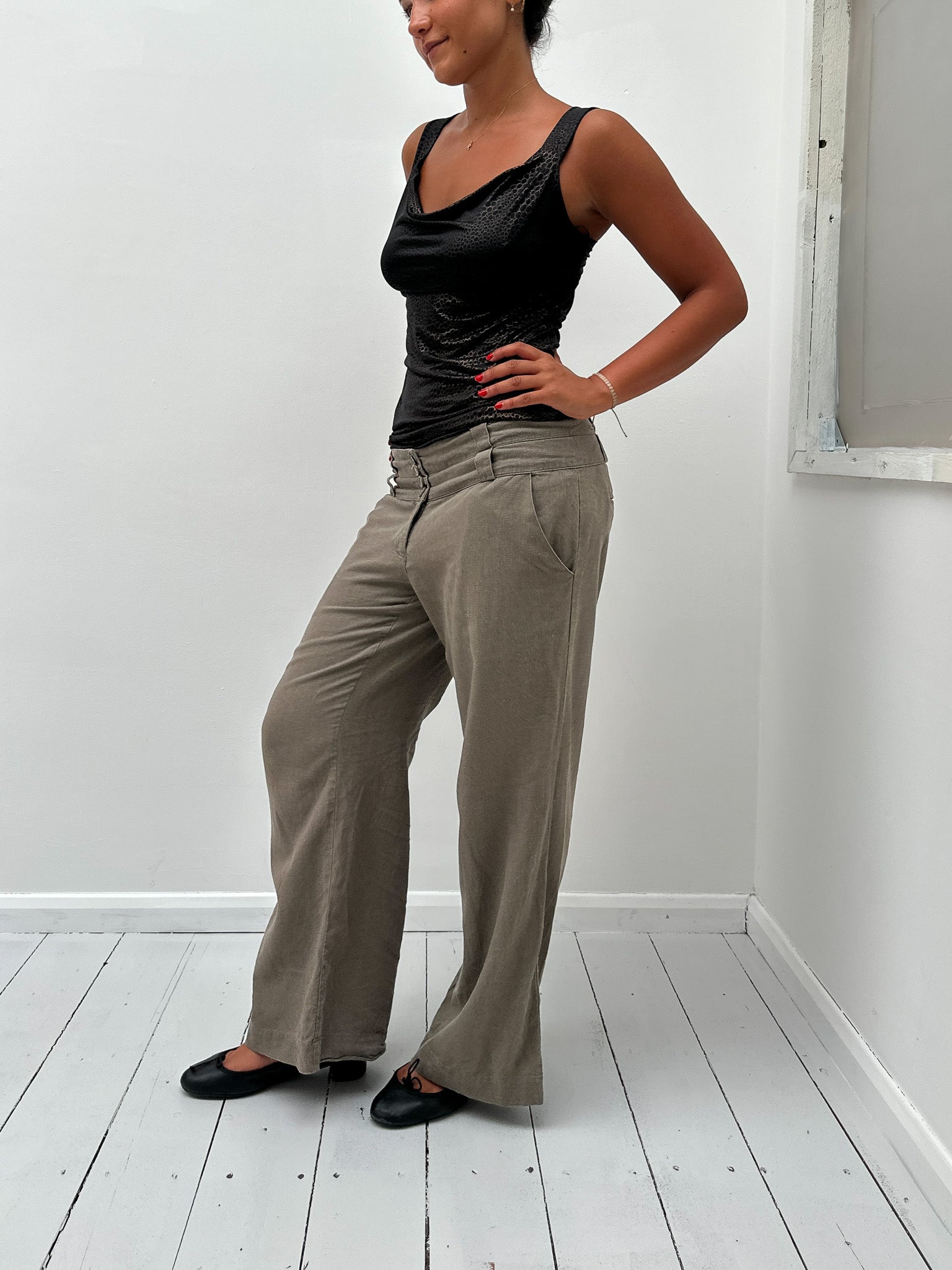backless cowl neck top — size S