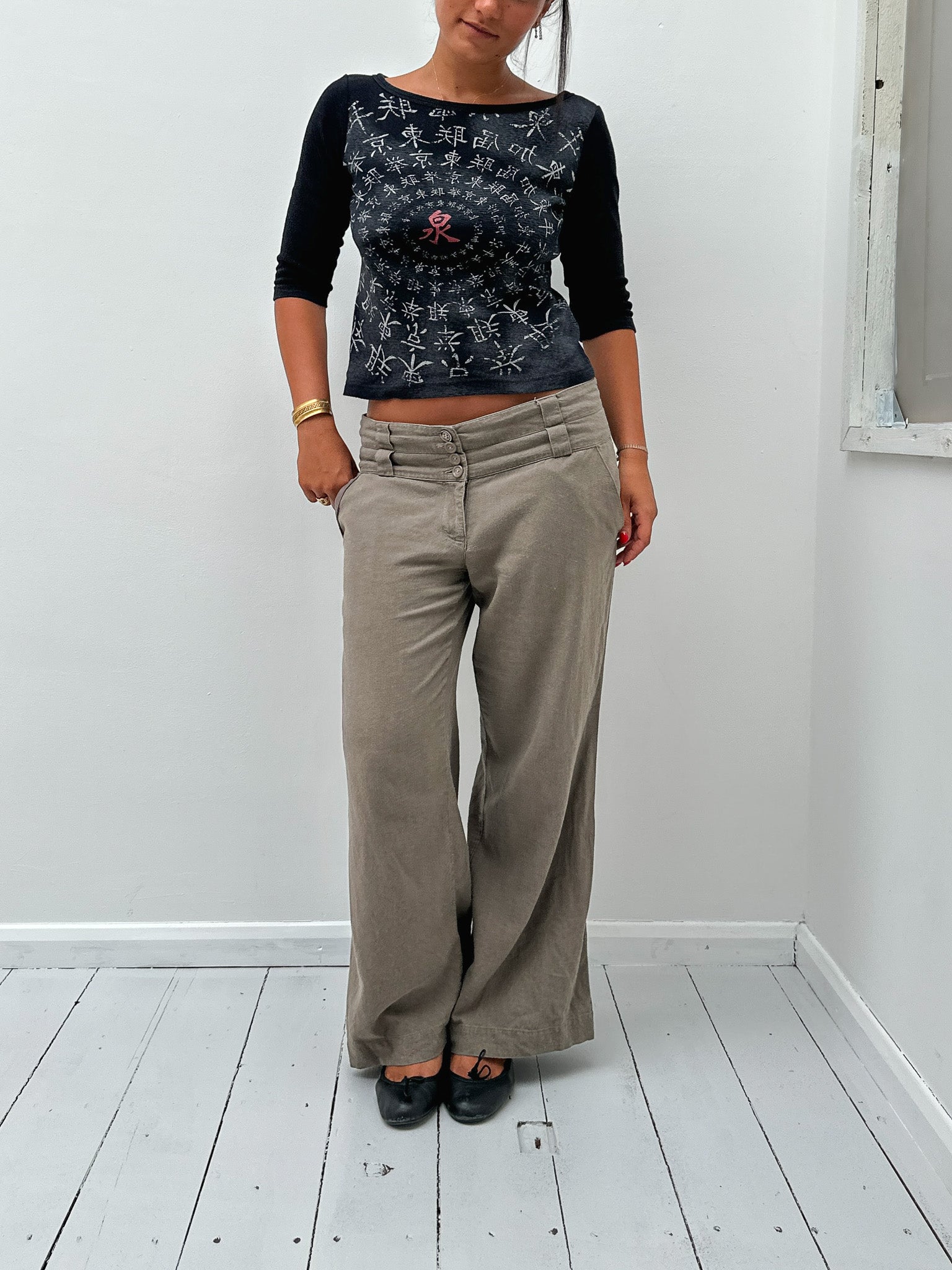 3/4 sleeve top — size S