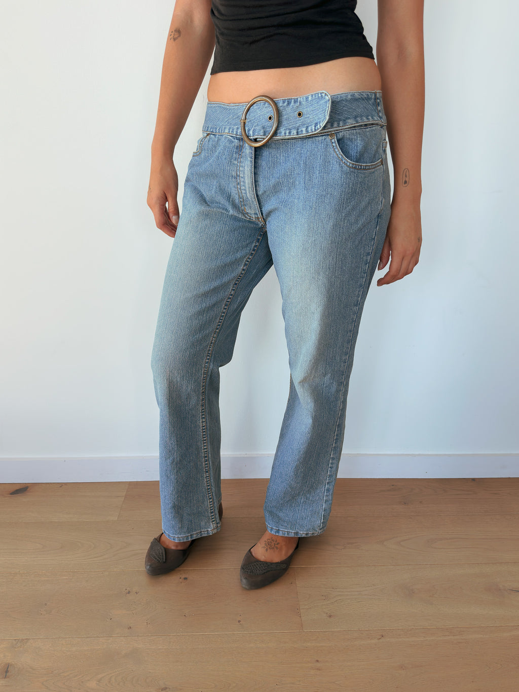 low rise belt jeans — size S-M