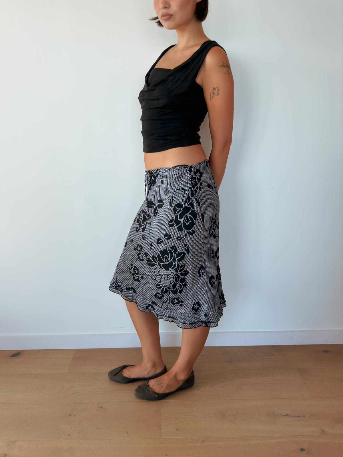low rise midi skirt — size S-M