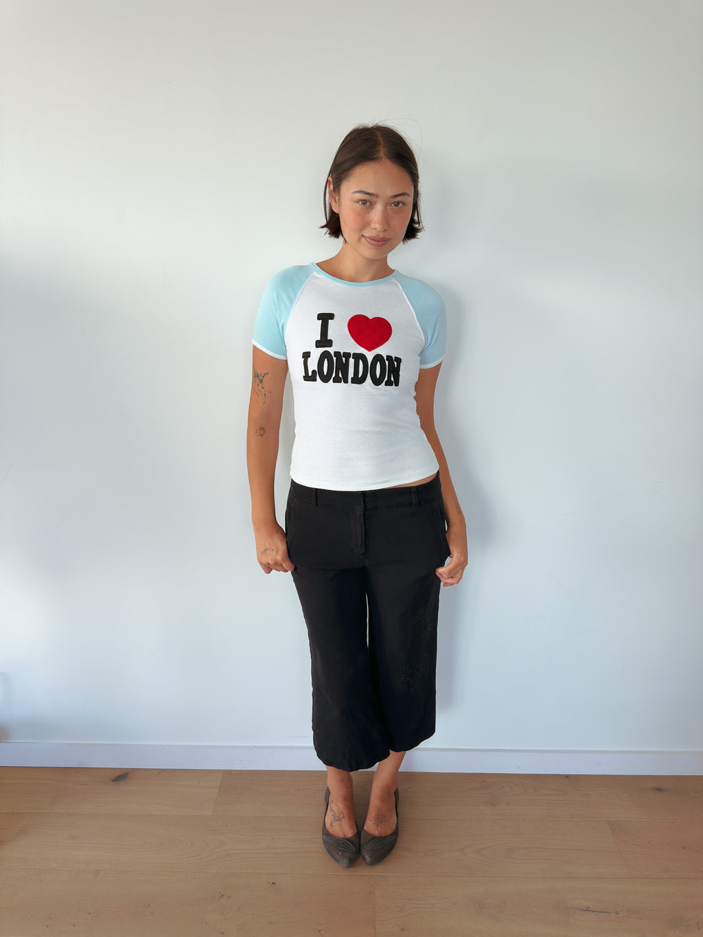 london baby tee — size XS-S