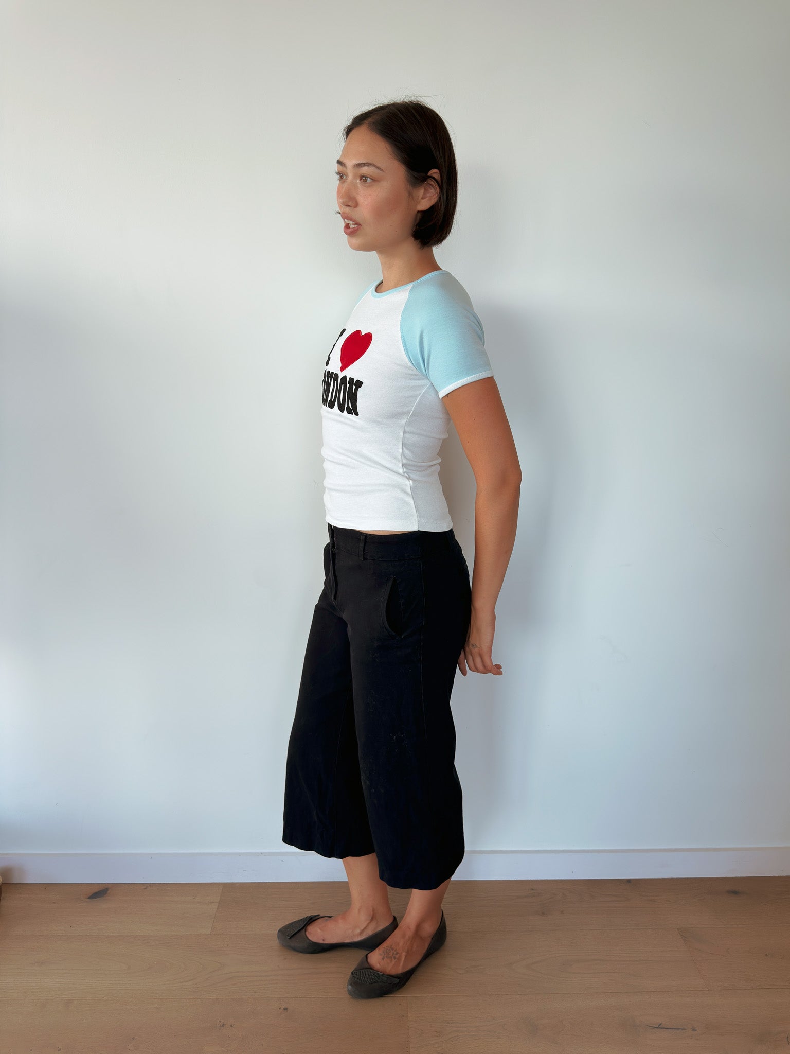london baby tee — size XS-S