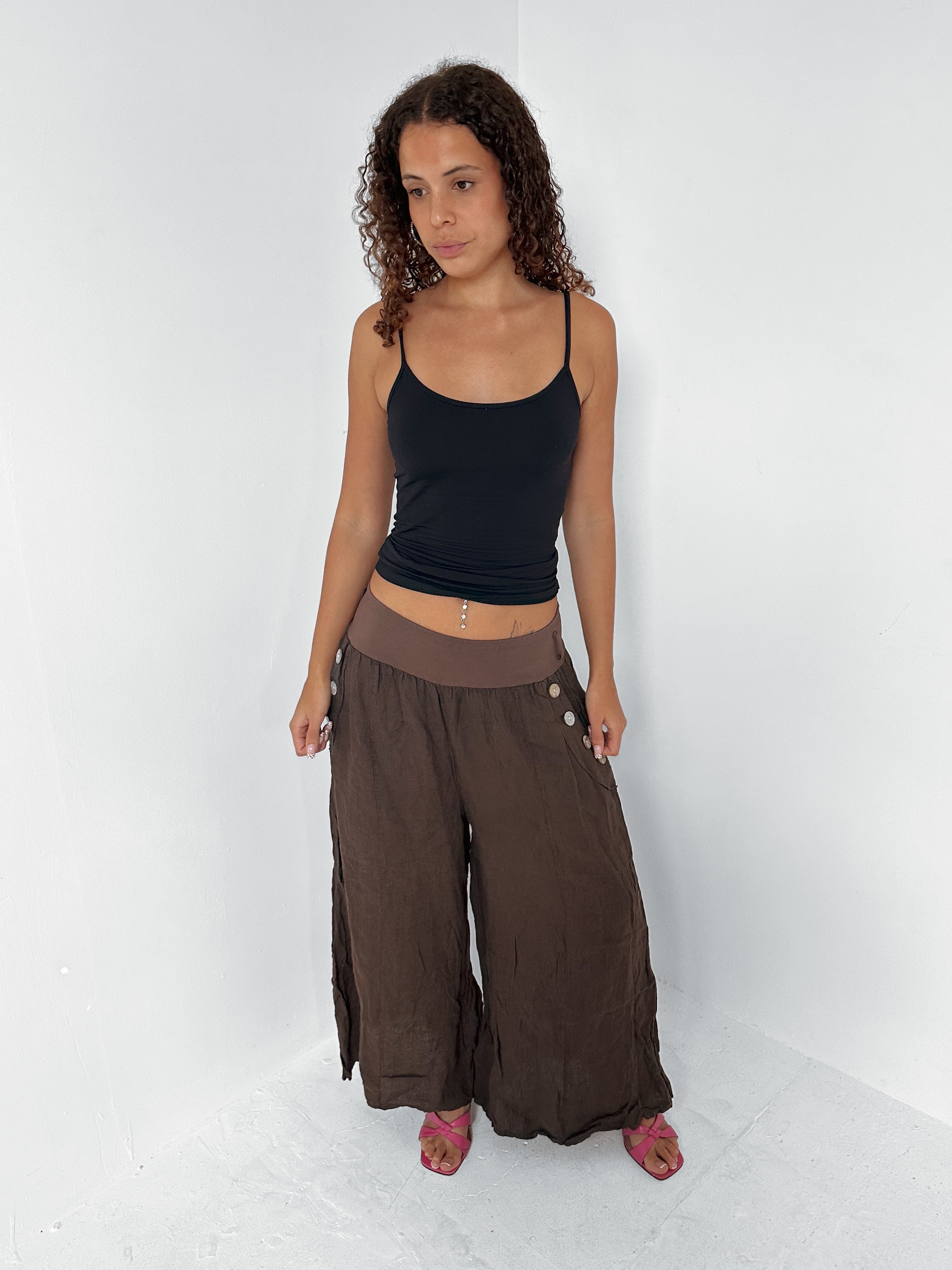 wide leg trousers — size s/m