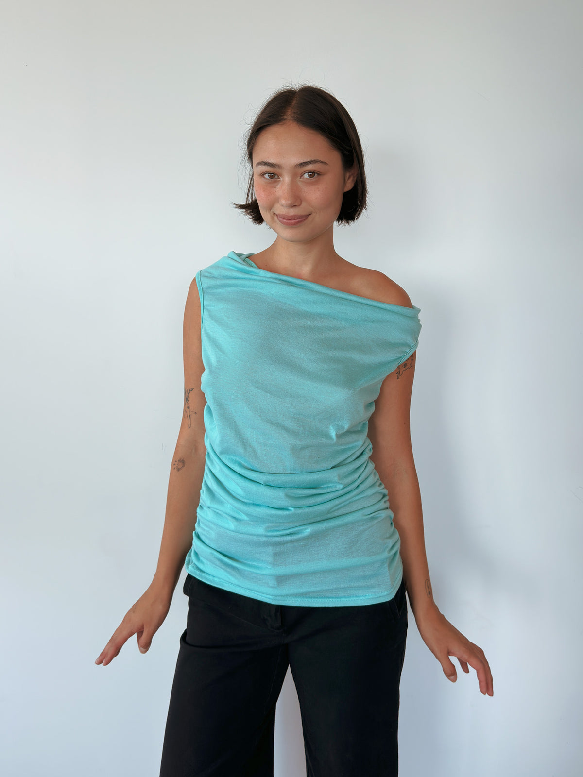 asymmetric drape tank — size S-M