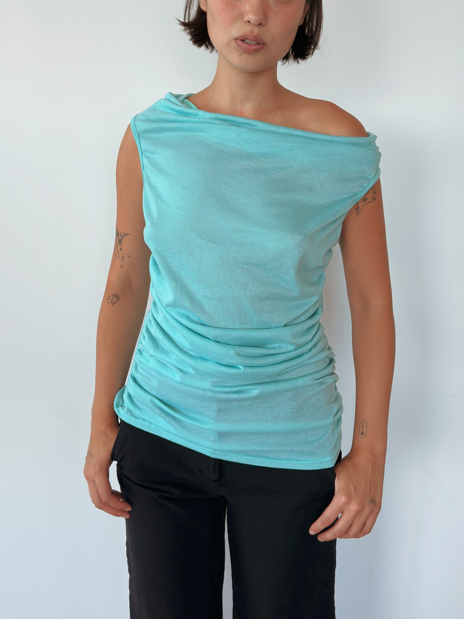 asymmetric drape tank — size S-M