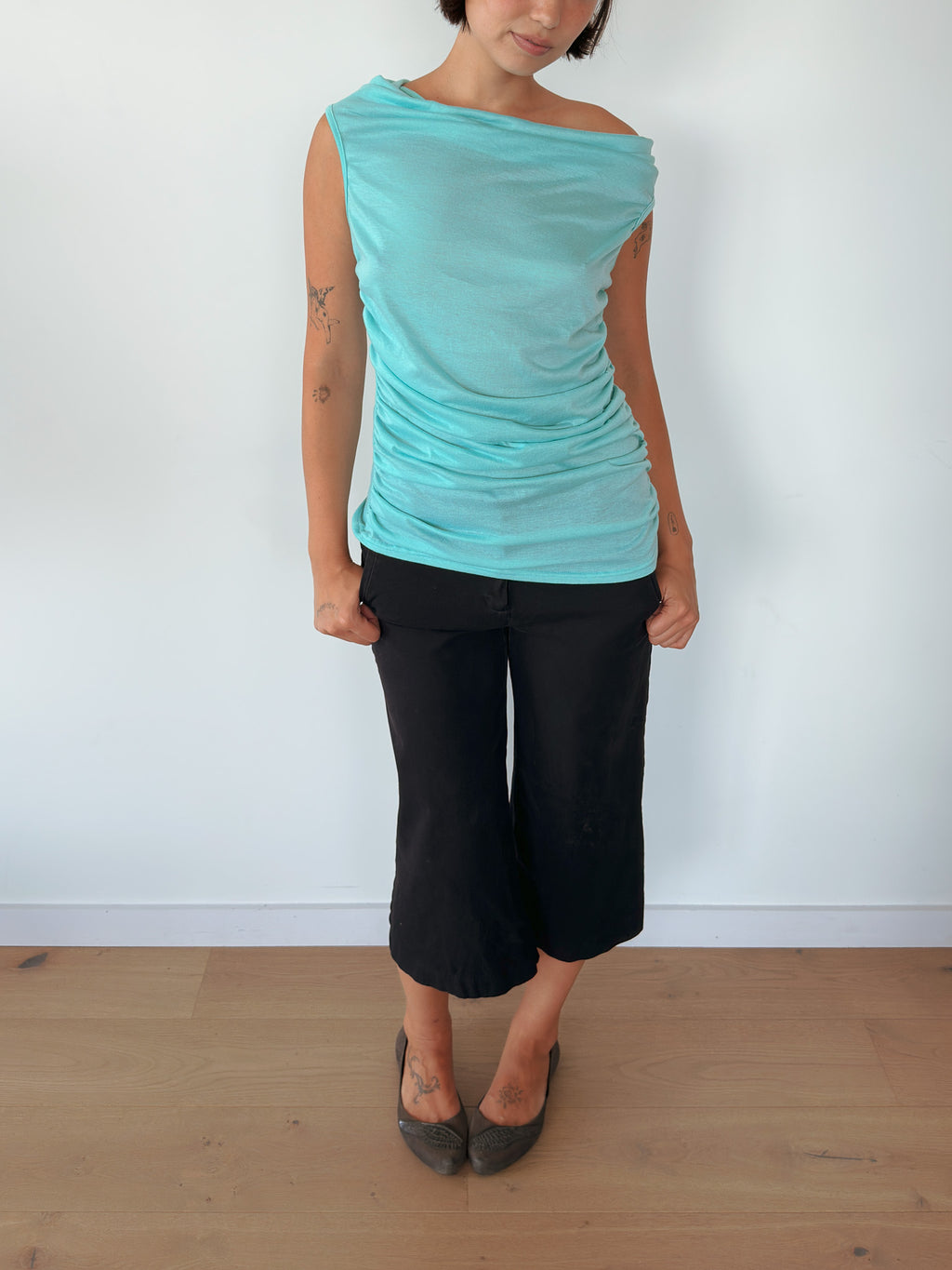 asymmetric drape tank — size S-M