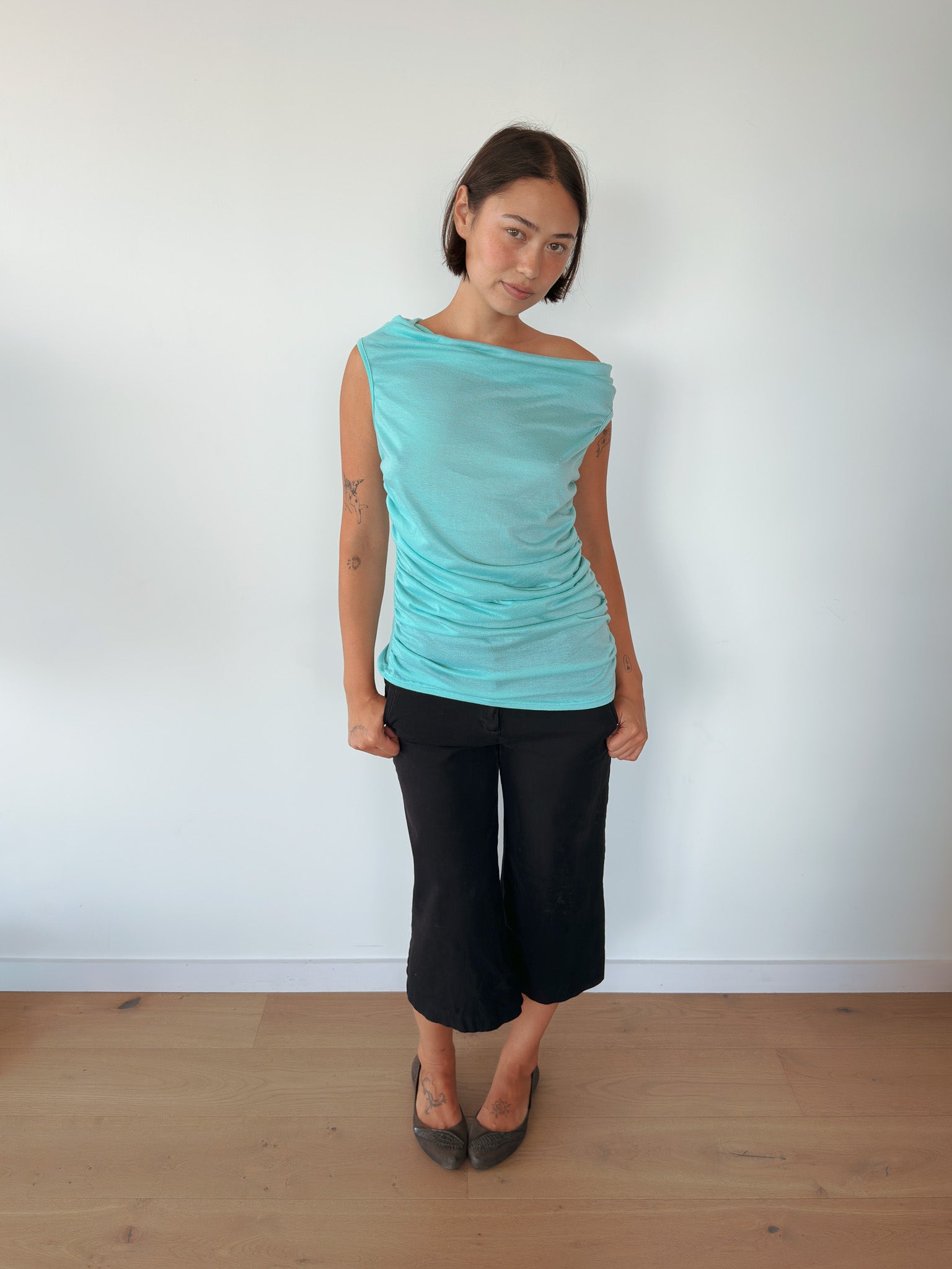 asymmetric drape tank — size S-M