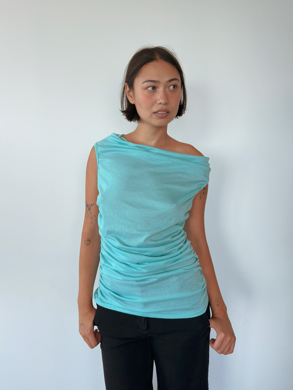 asymmetric drape tank — size S-M