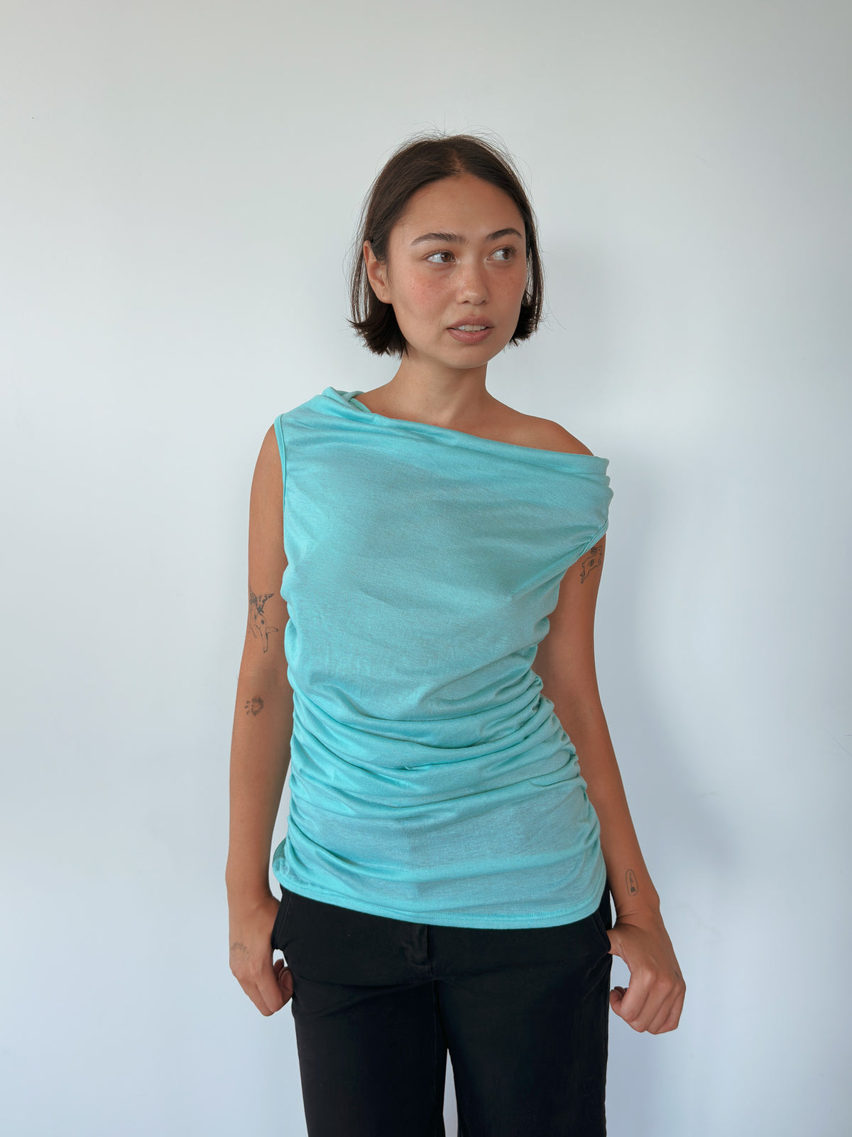 asymmetric drape tank — size S-M