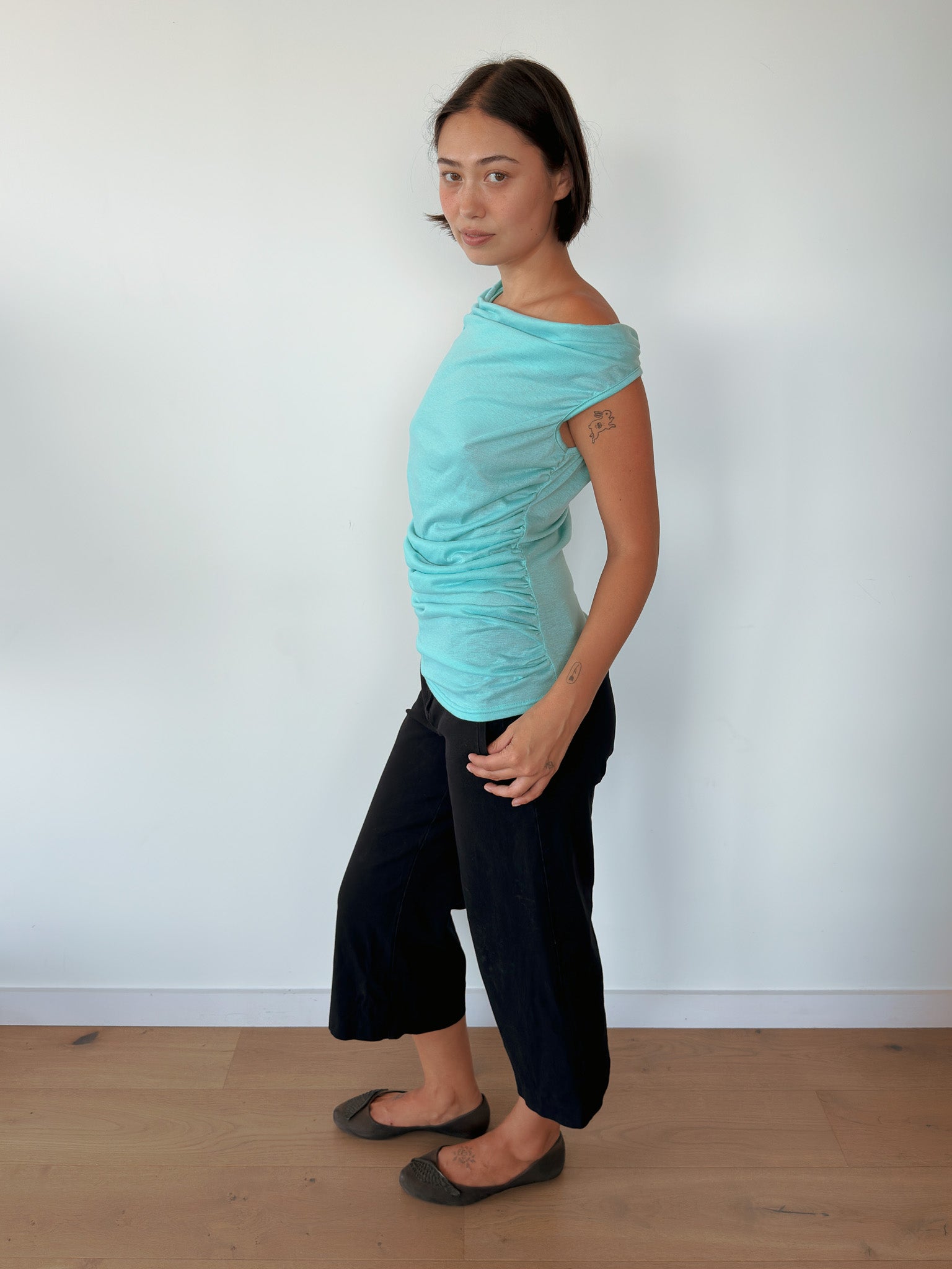 asymmetric drape tank — size S-M