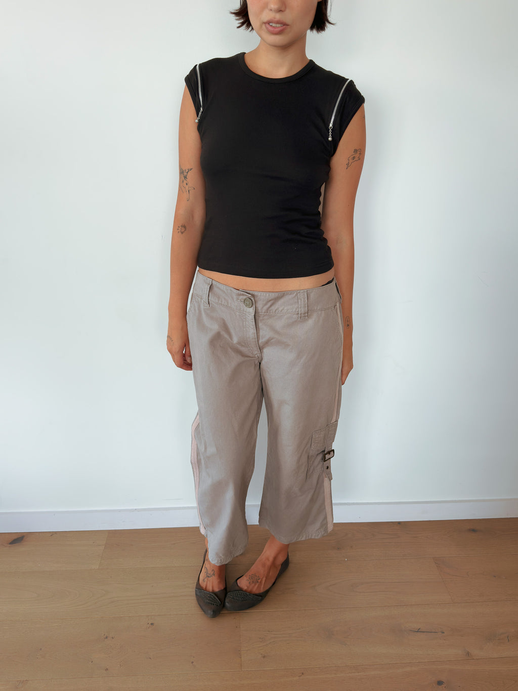 zip baby tee — size S