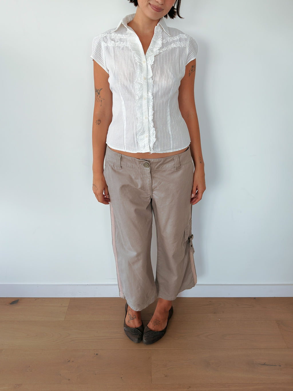 ruffle button up shirt — size S-M