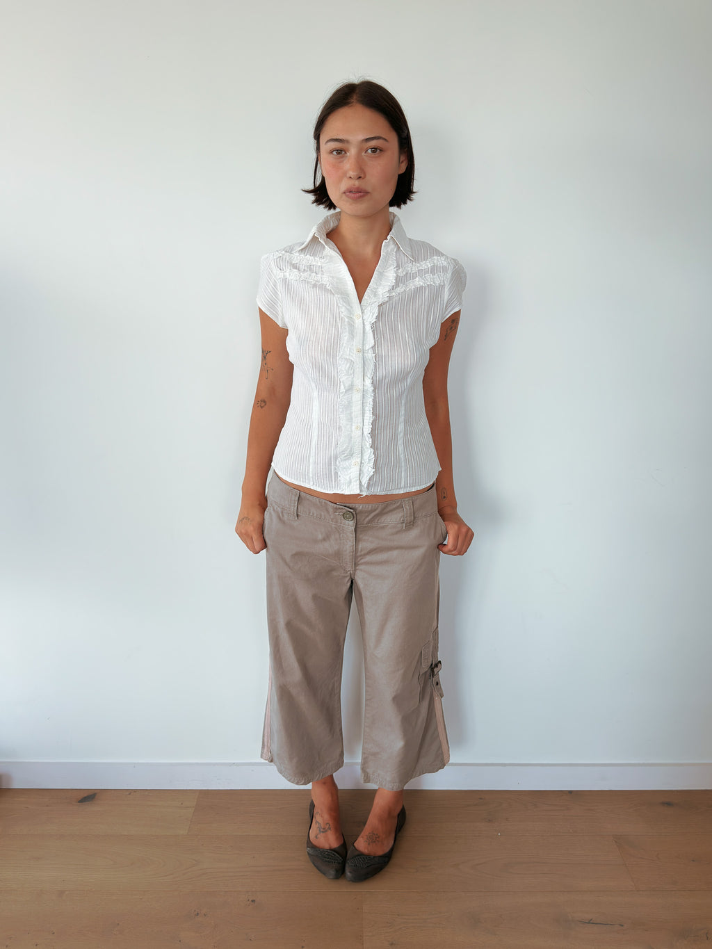 ruffle button up shirt — size S-M