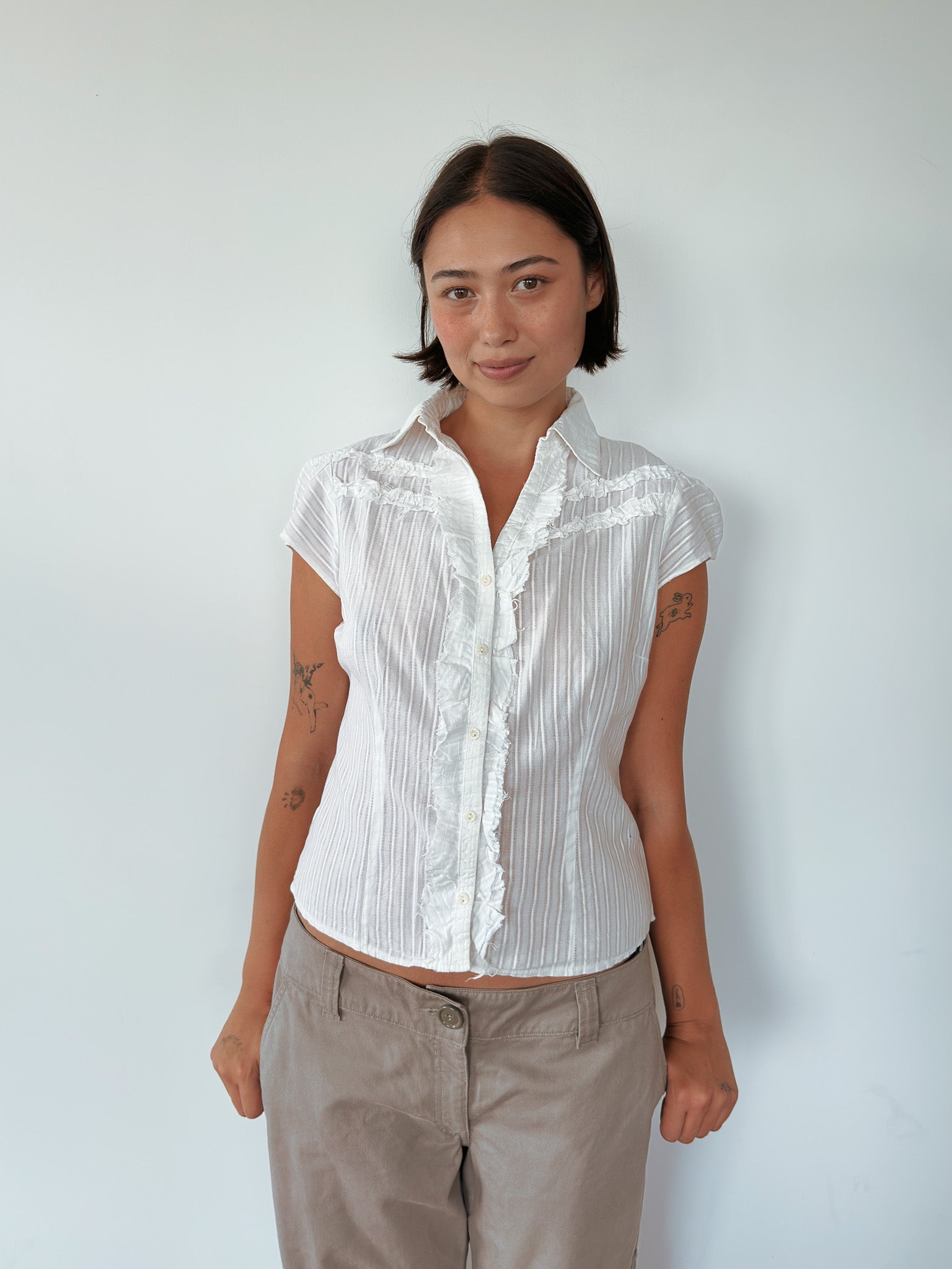 ruffle button up shirt — size S-M
