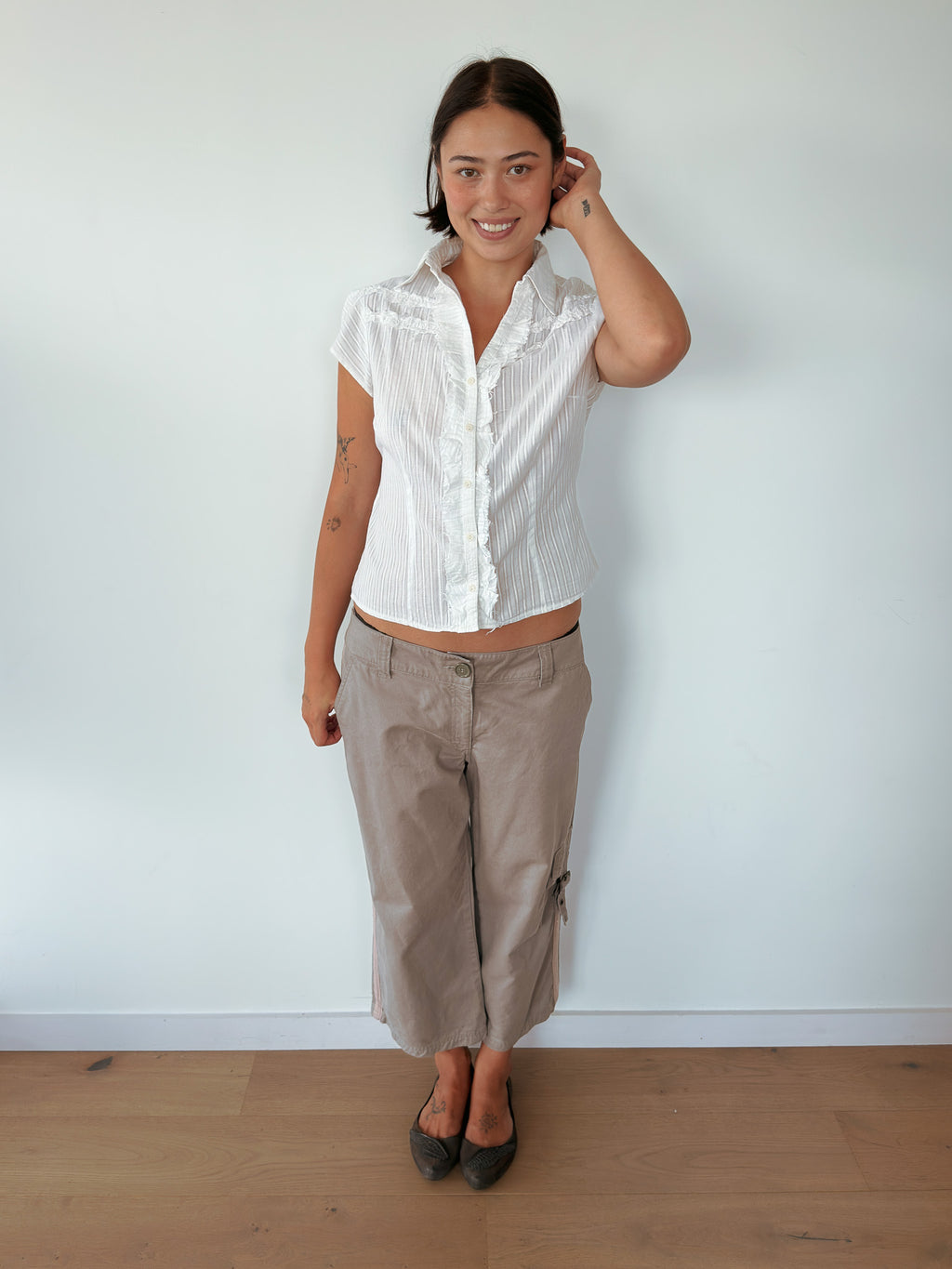 ruffle button up shirt — size S-M