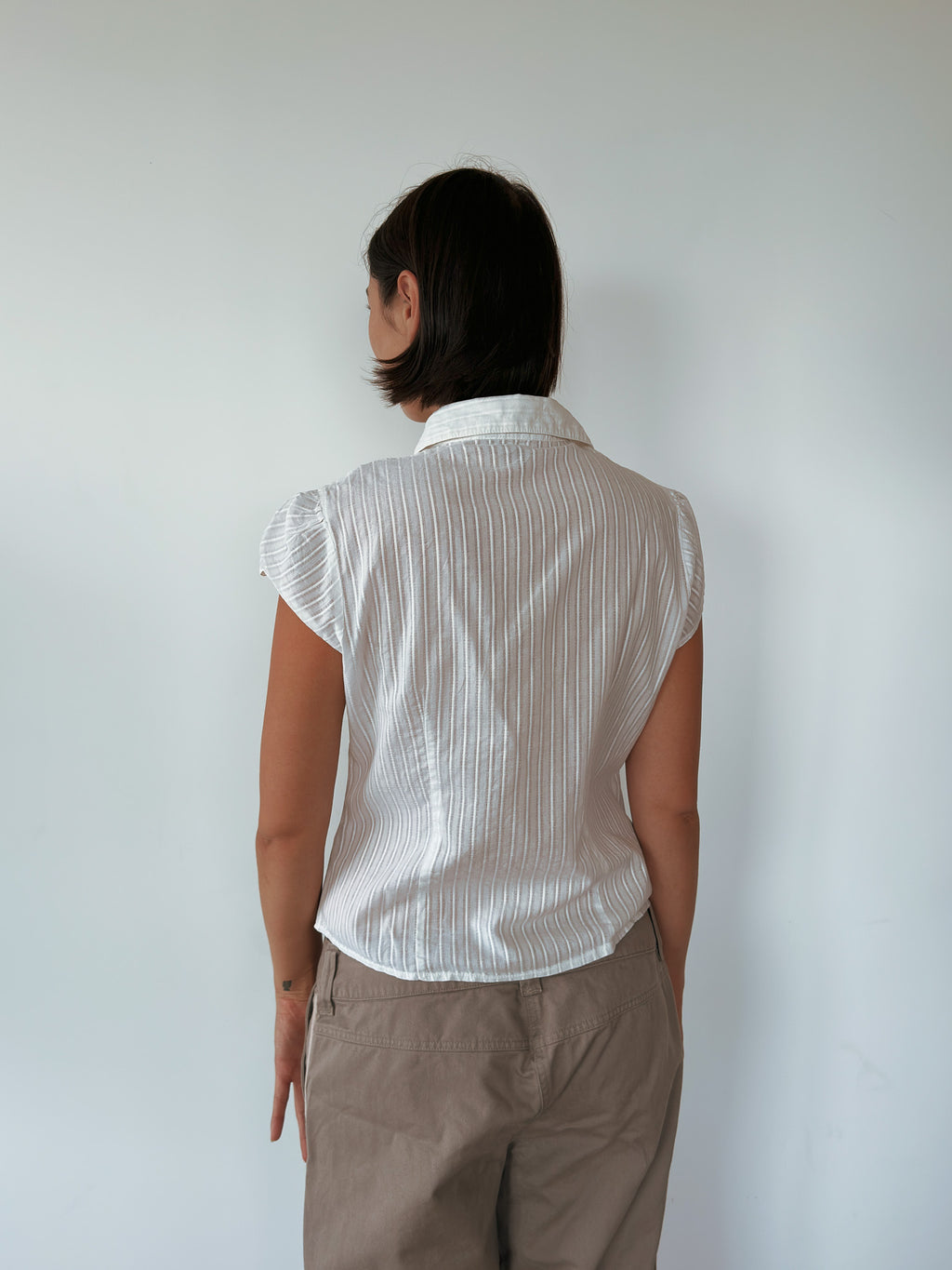 ruffle button up shirt — size S-M