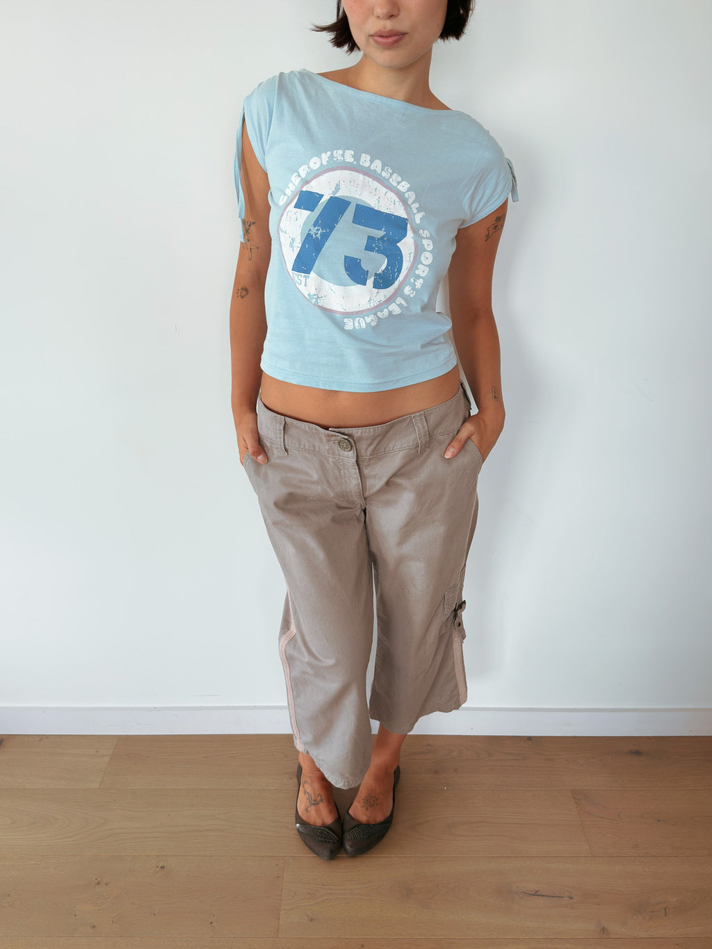 slouch graphic tee — size S