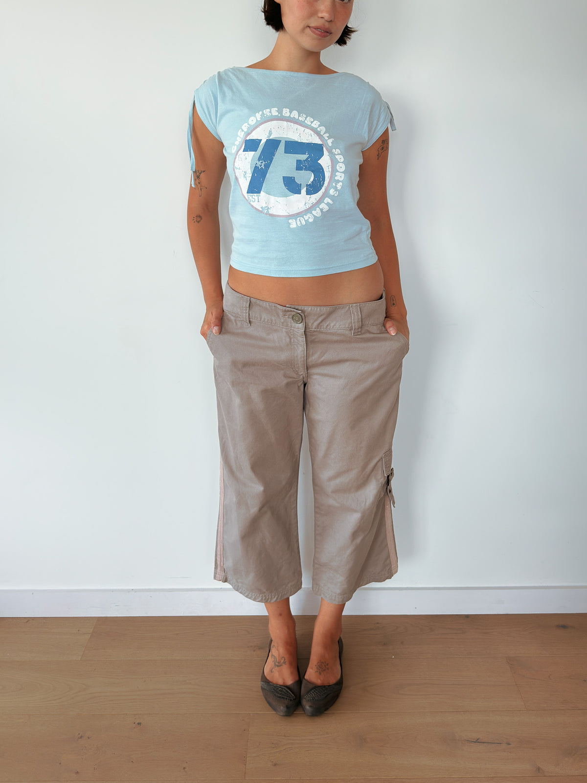 slouch graphic tee — size S