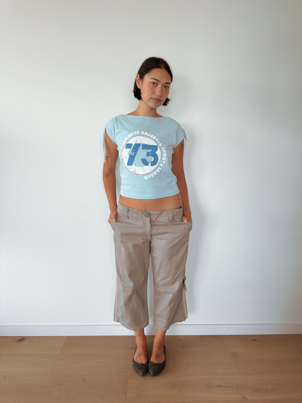 slouch graphic tee — size S