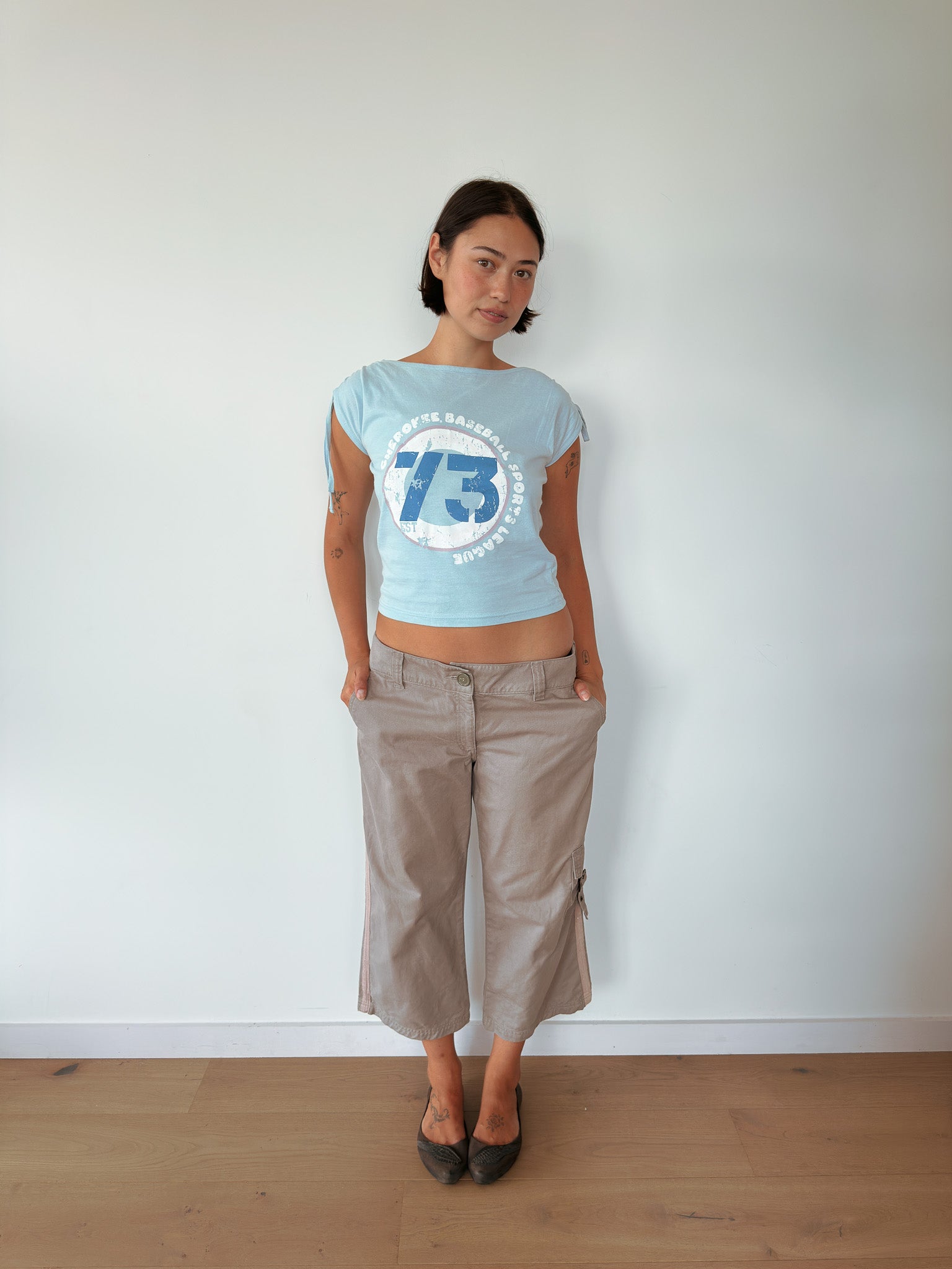 slouch graphic tee — size S