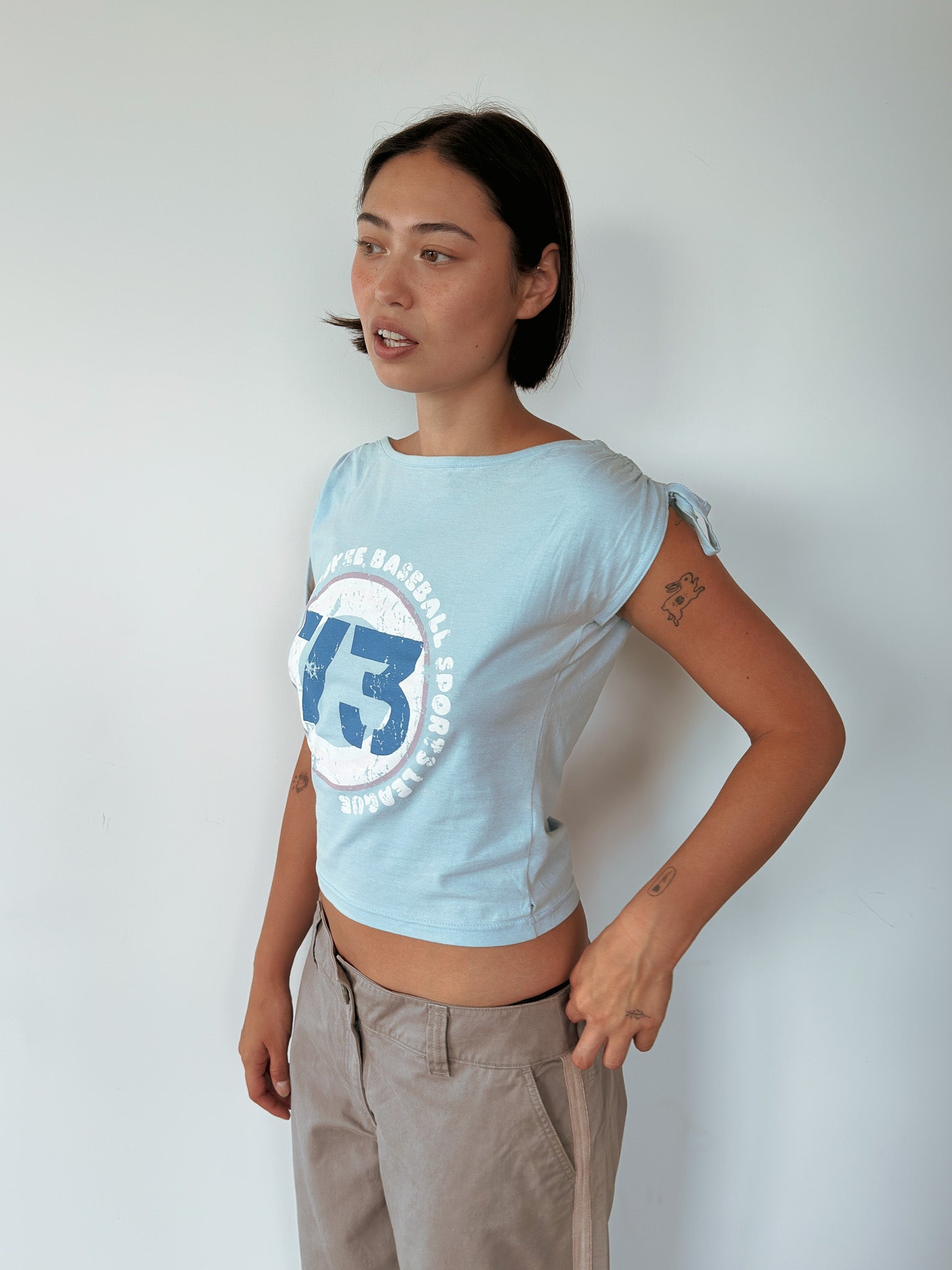 slouch graphic tee — size S