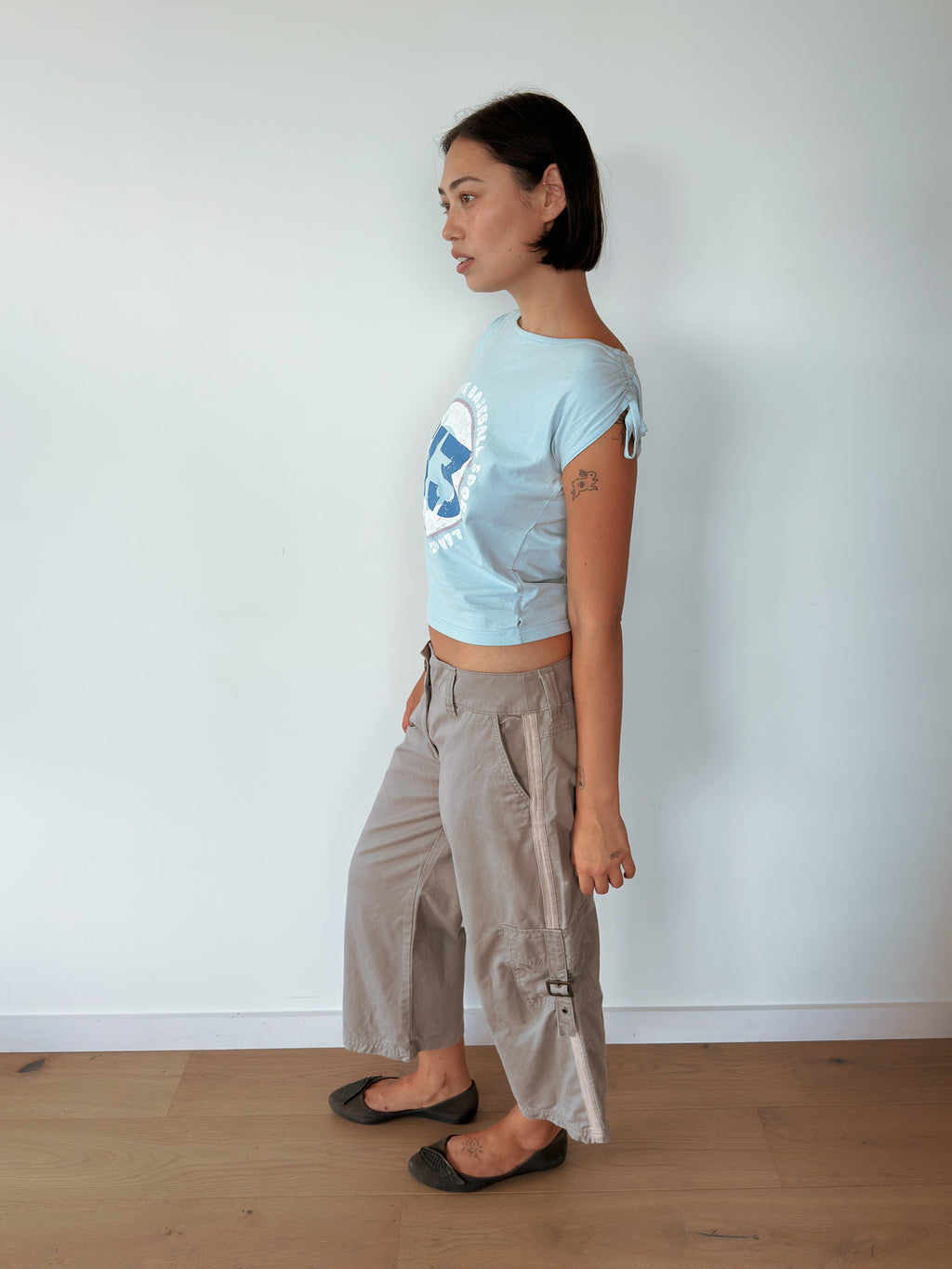slouch graphic tee — size S