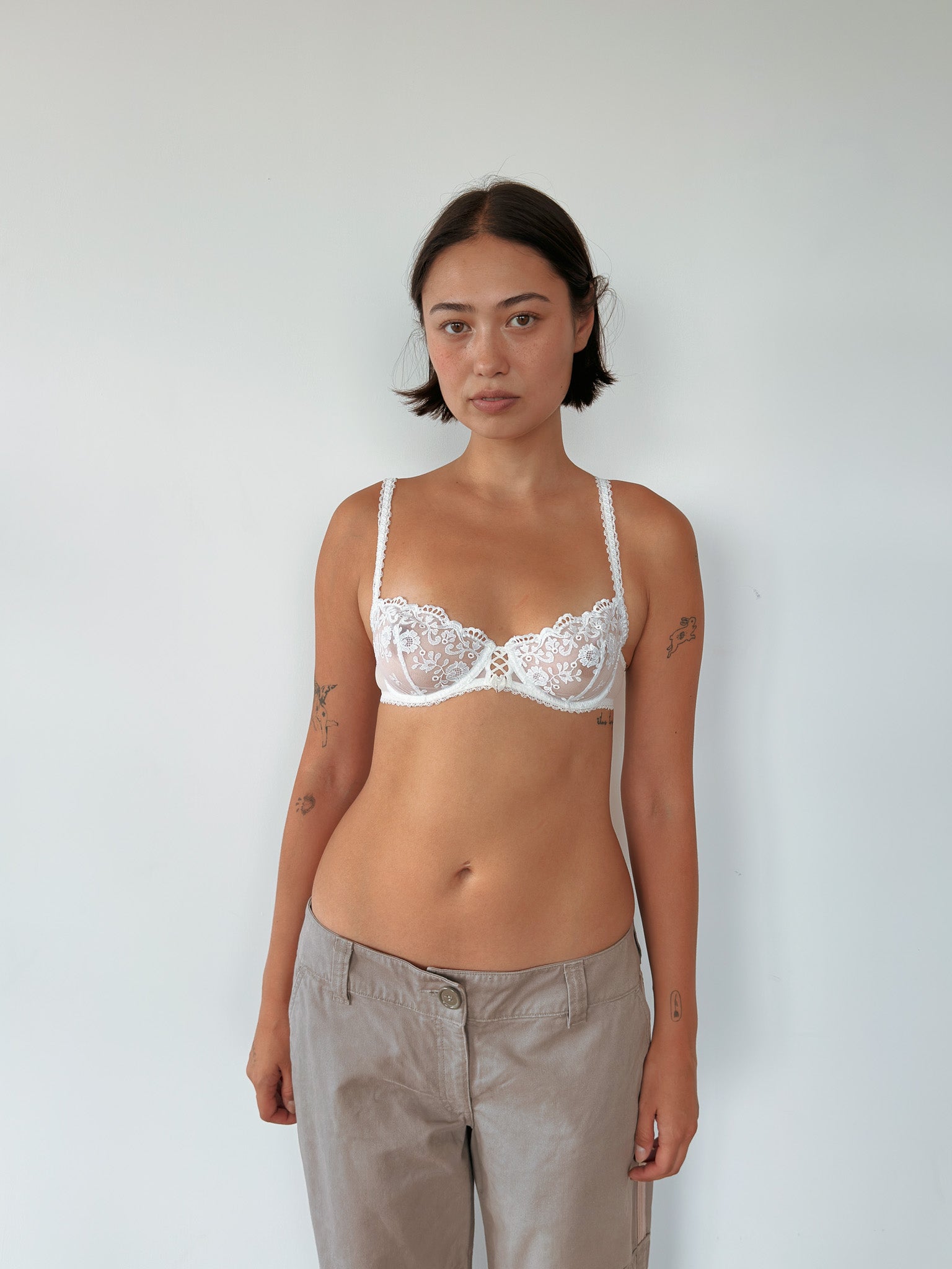 vintage lace bra — size 34B