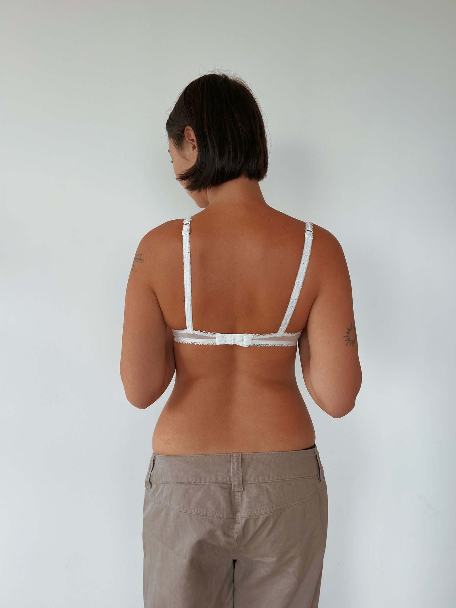 vintage lace bra — size 34B