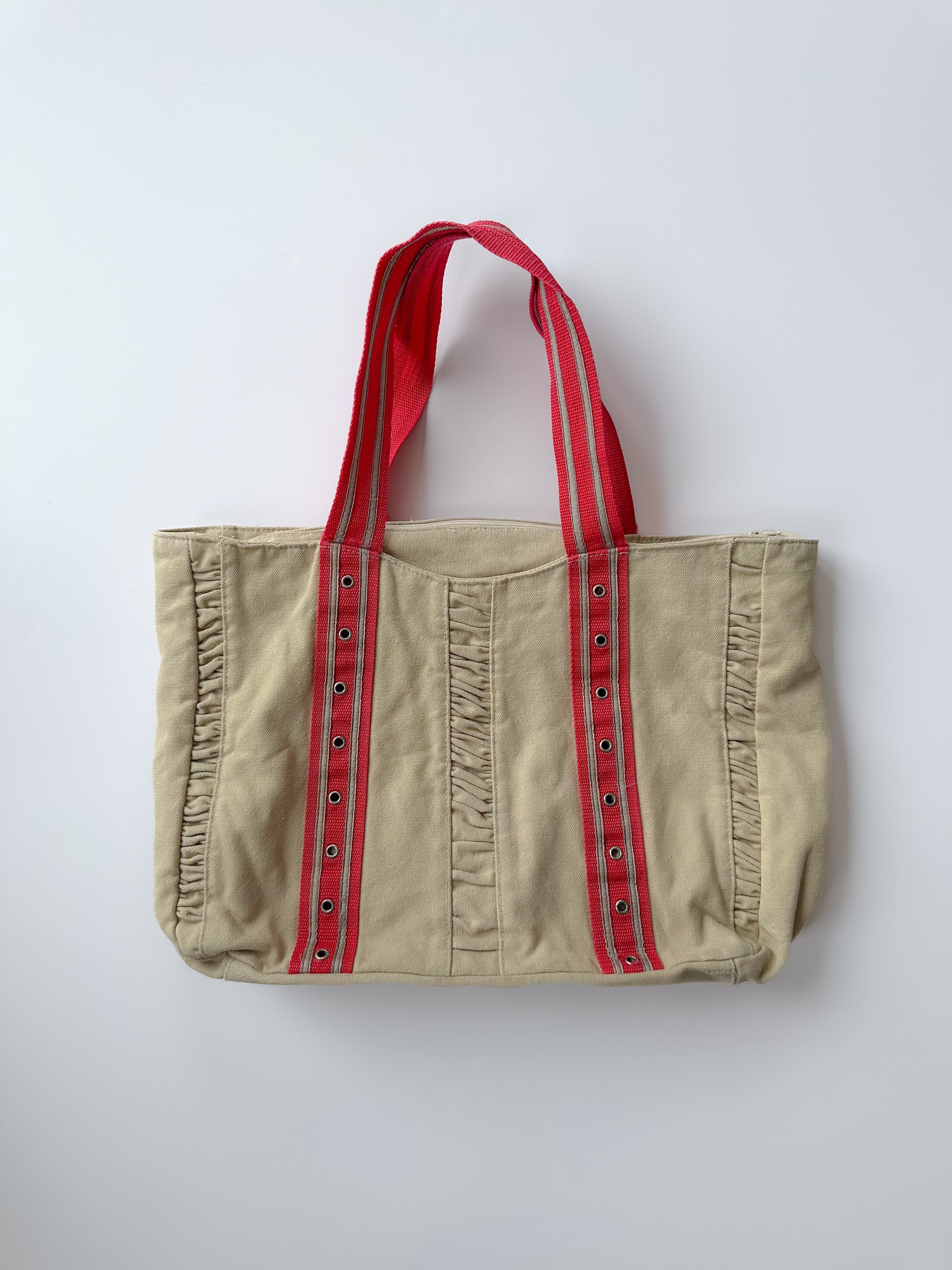 studded ruffle tote bag / one size