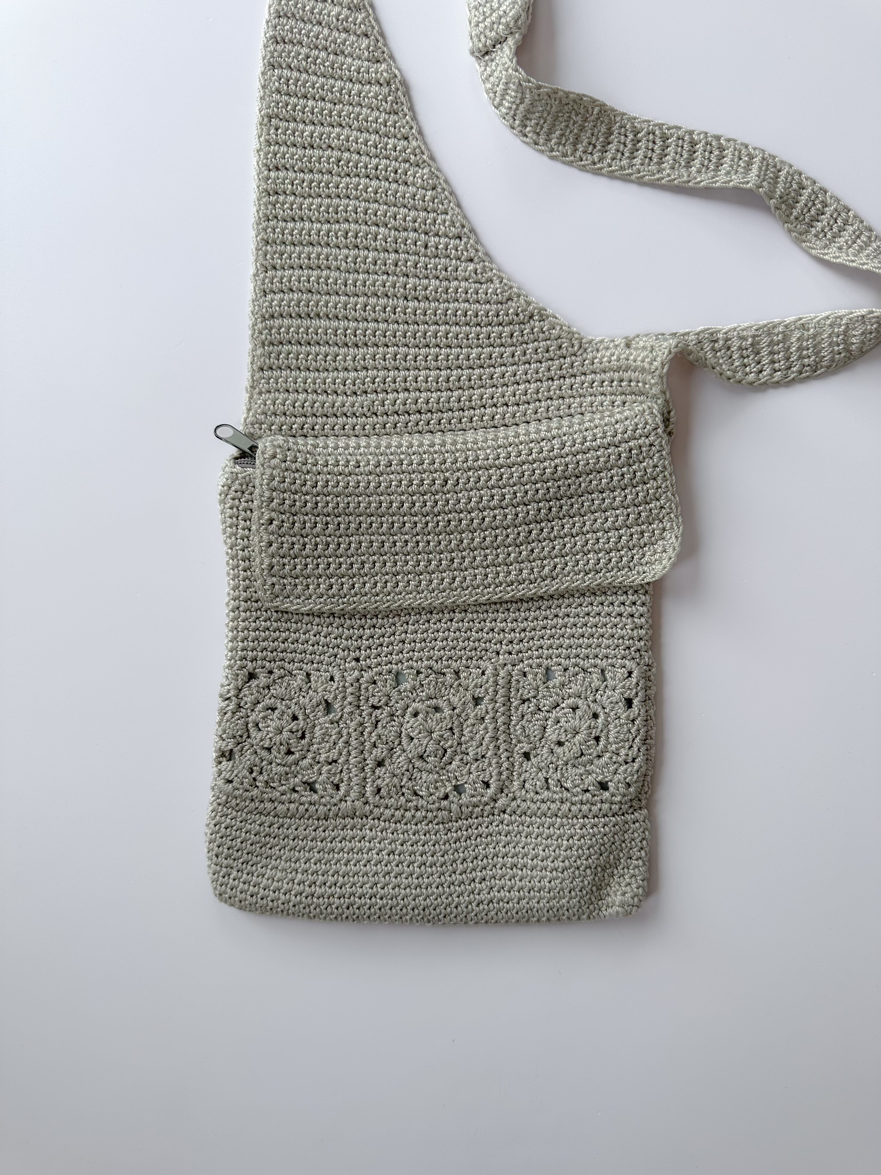 crochet cross body bag / one size