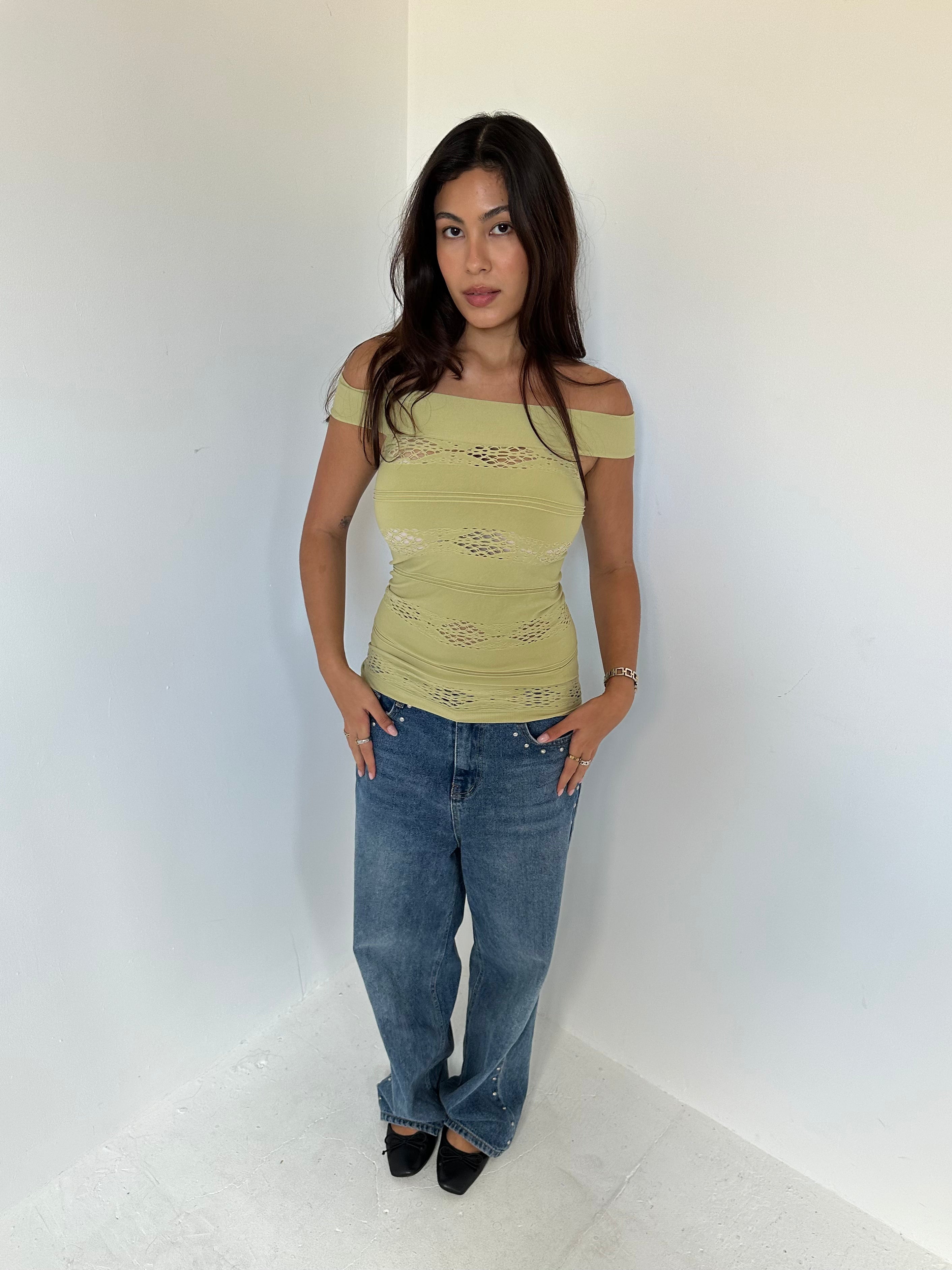 off shoulder top — size xs/s