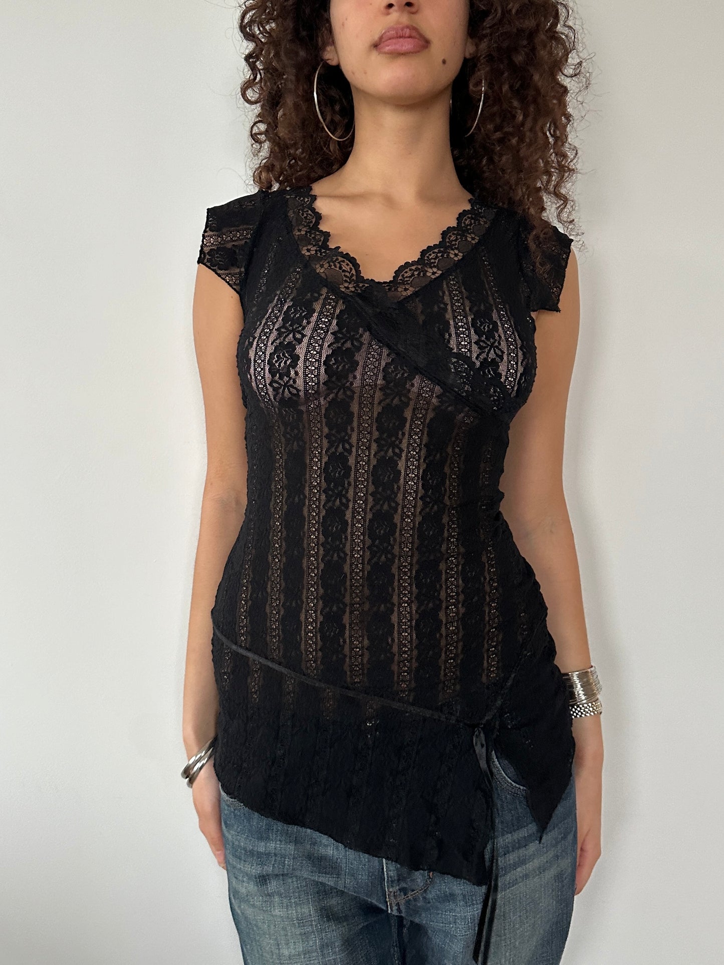 ASYMMETRIC LACE TOP ◦ SIZE S