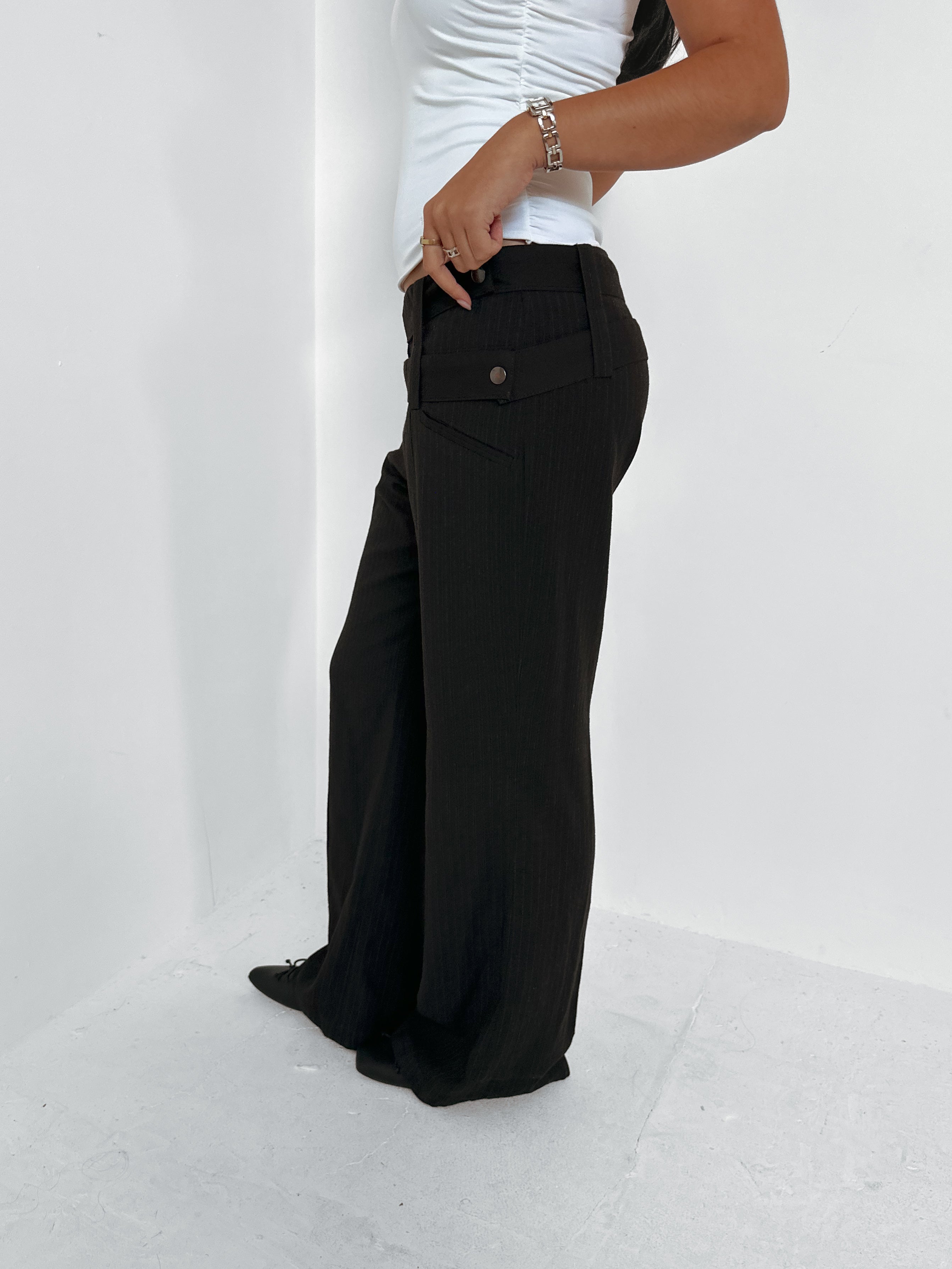 wide leg trousers — size m