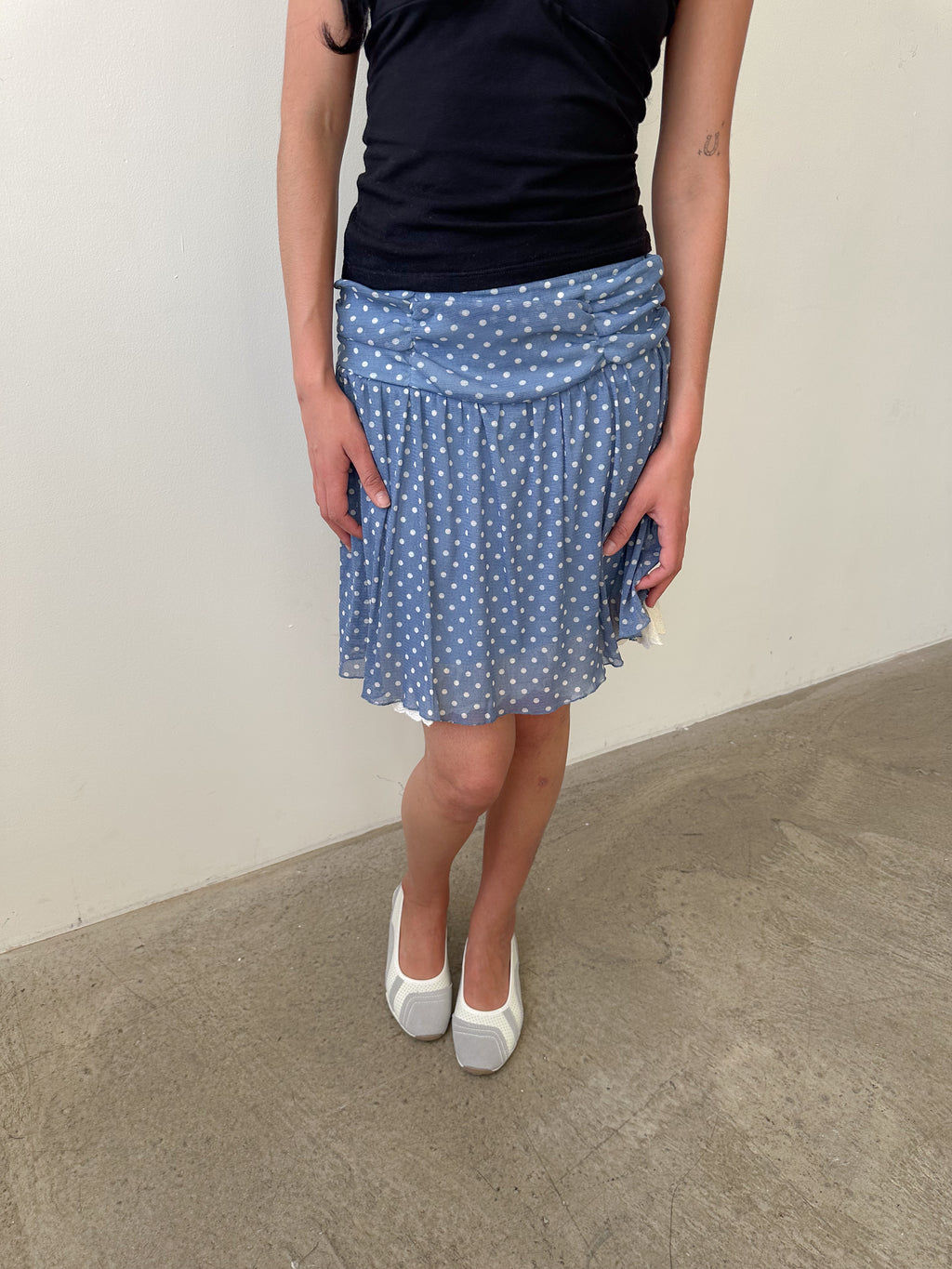 polka dot skirt / size xs-m (really stretchy)