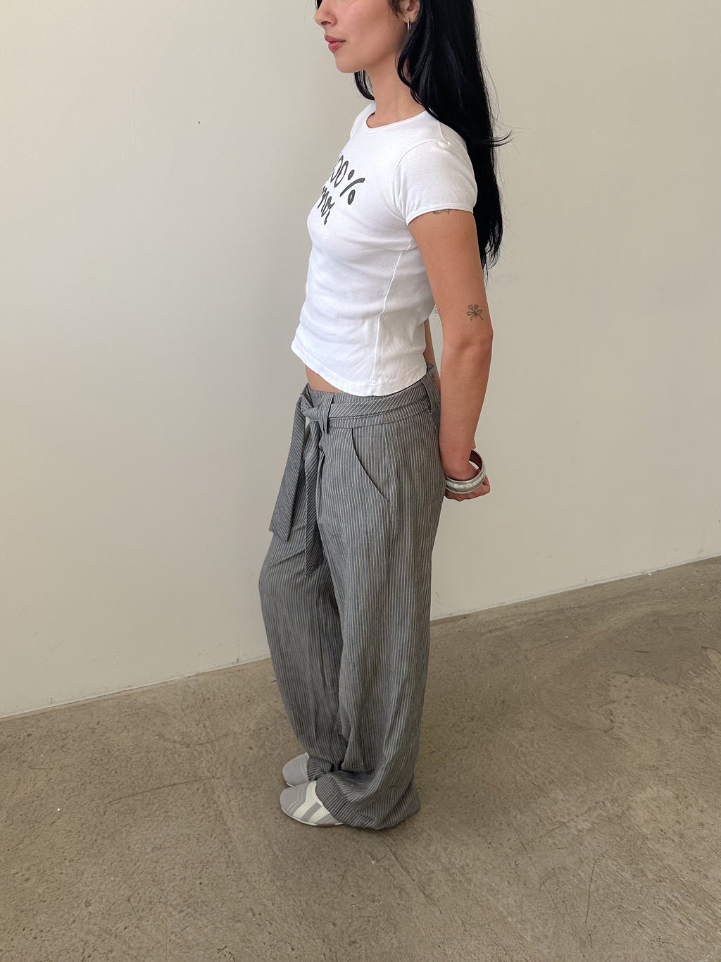 100% moi baby tee / size xs